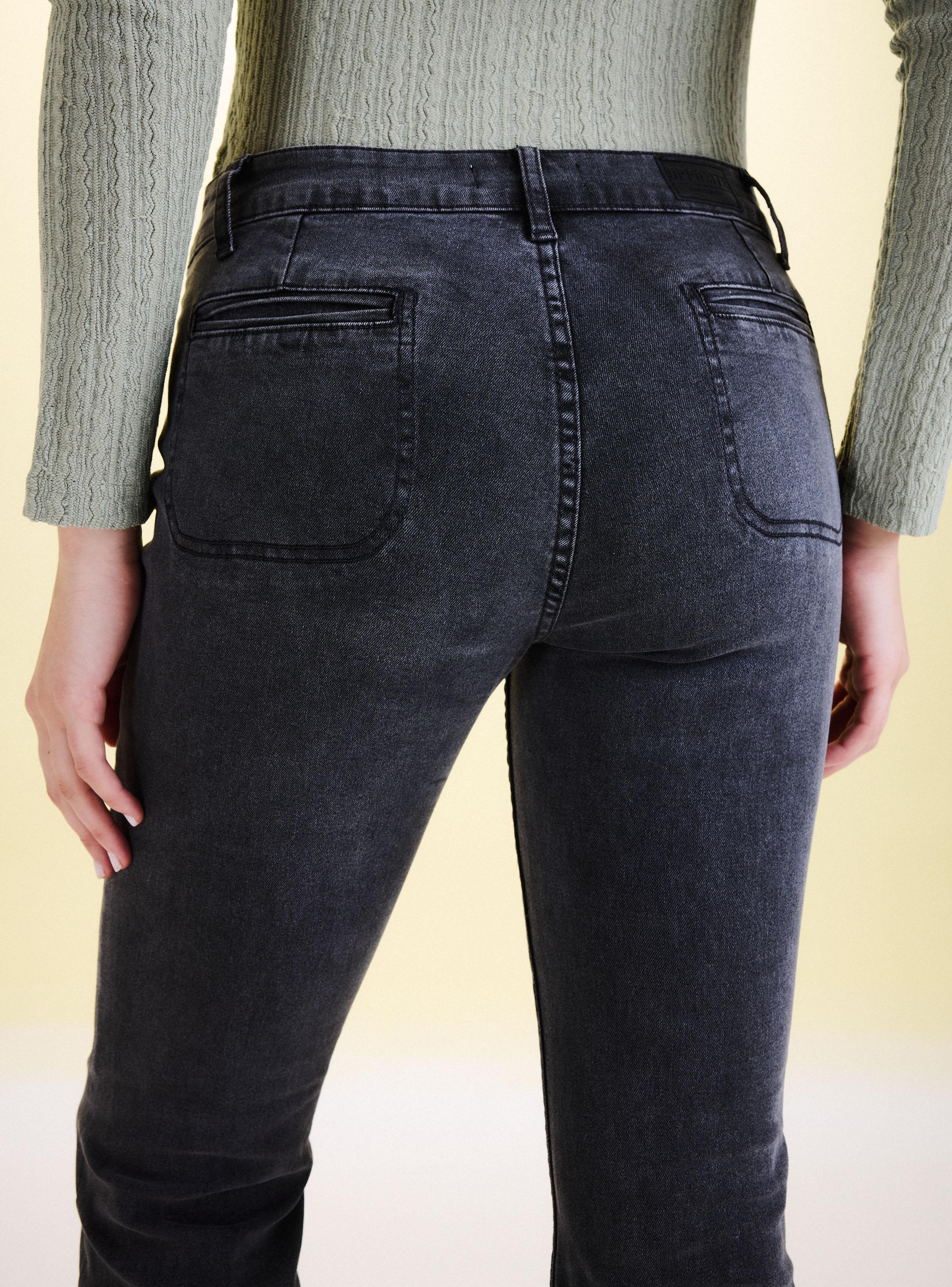 Jeans Flare Low Rise Bolsillos Ribeteados-3