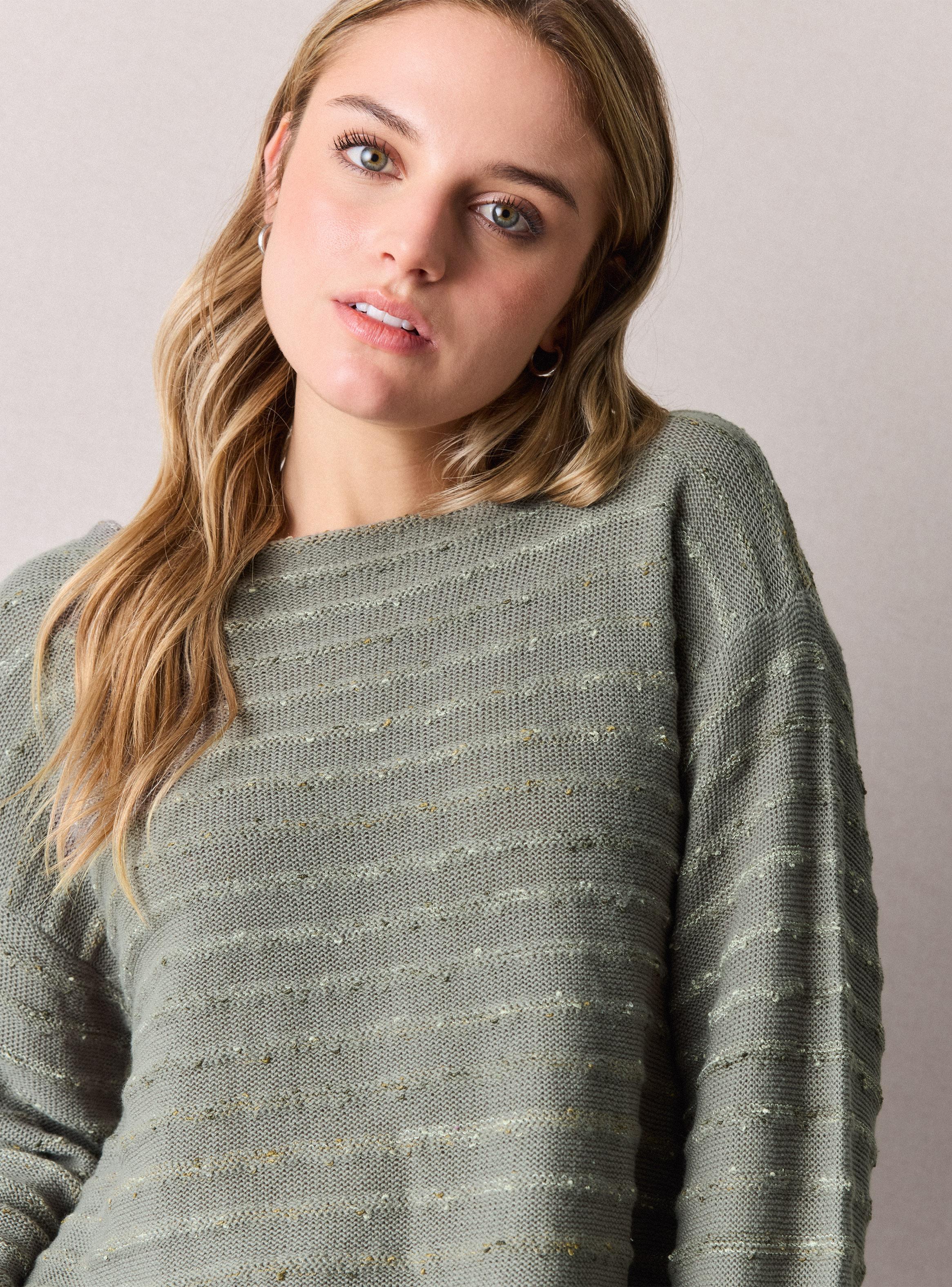 Sweater con Diseño Líneas-2