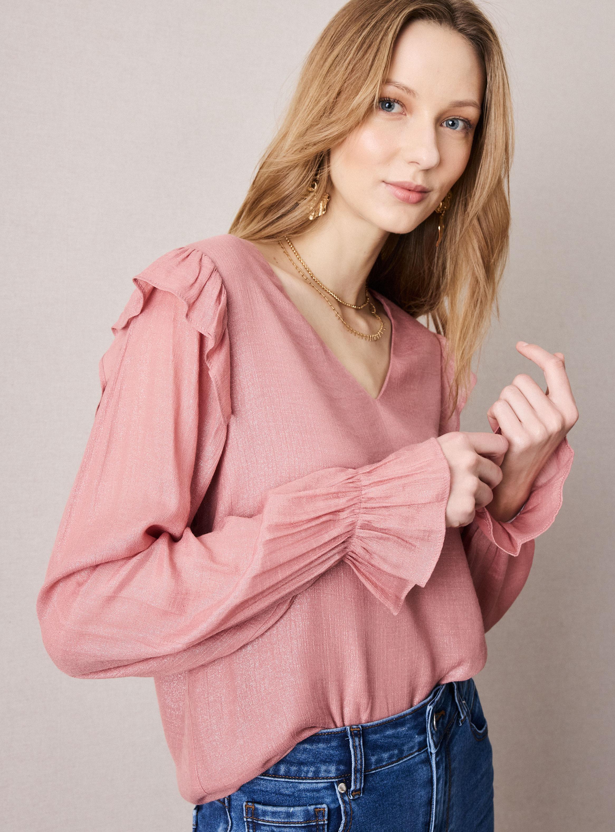 Blusa con Vuelos y Acabado Metalizado en Tela-2
