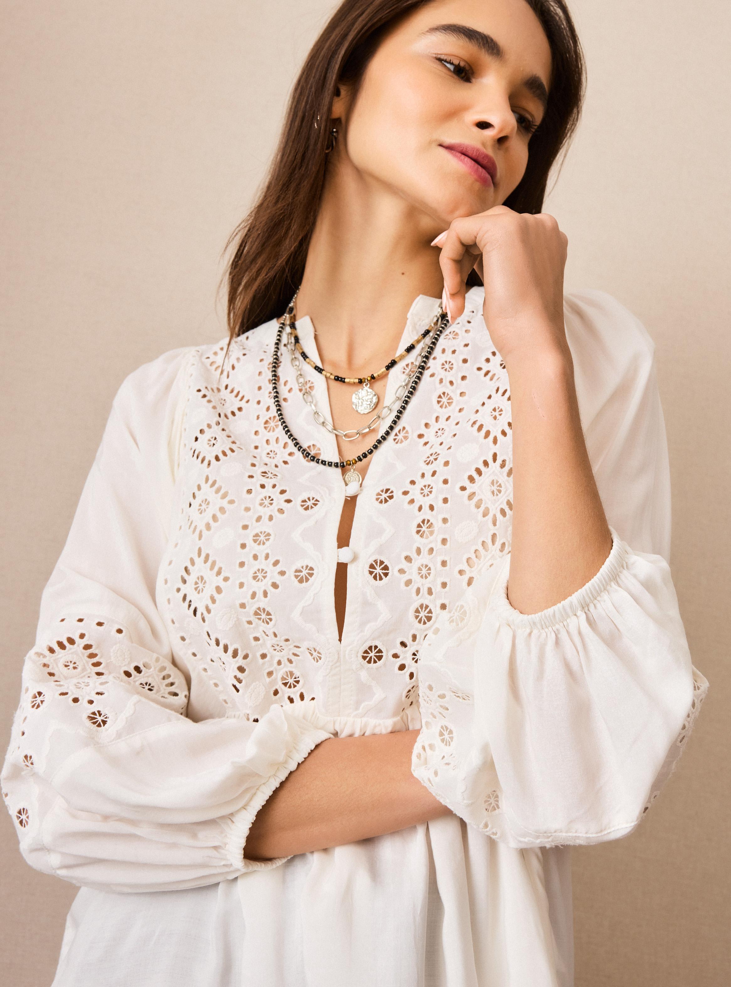 Blusa con Detalles Bordados-2