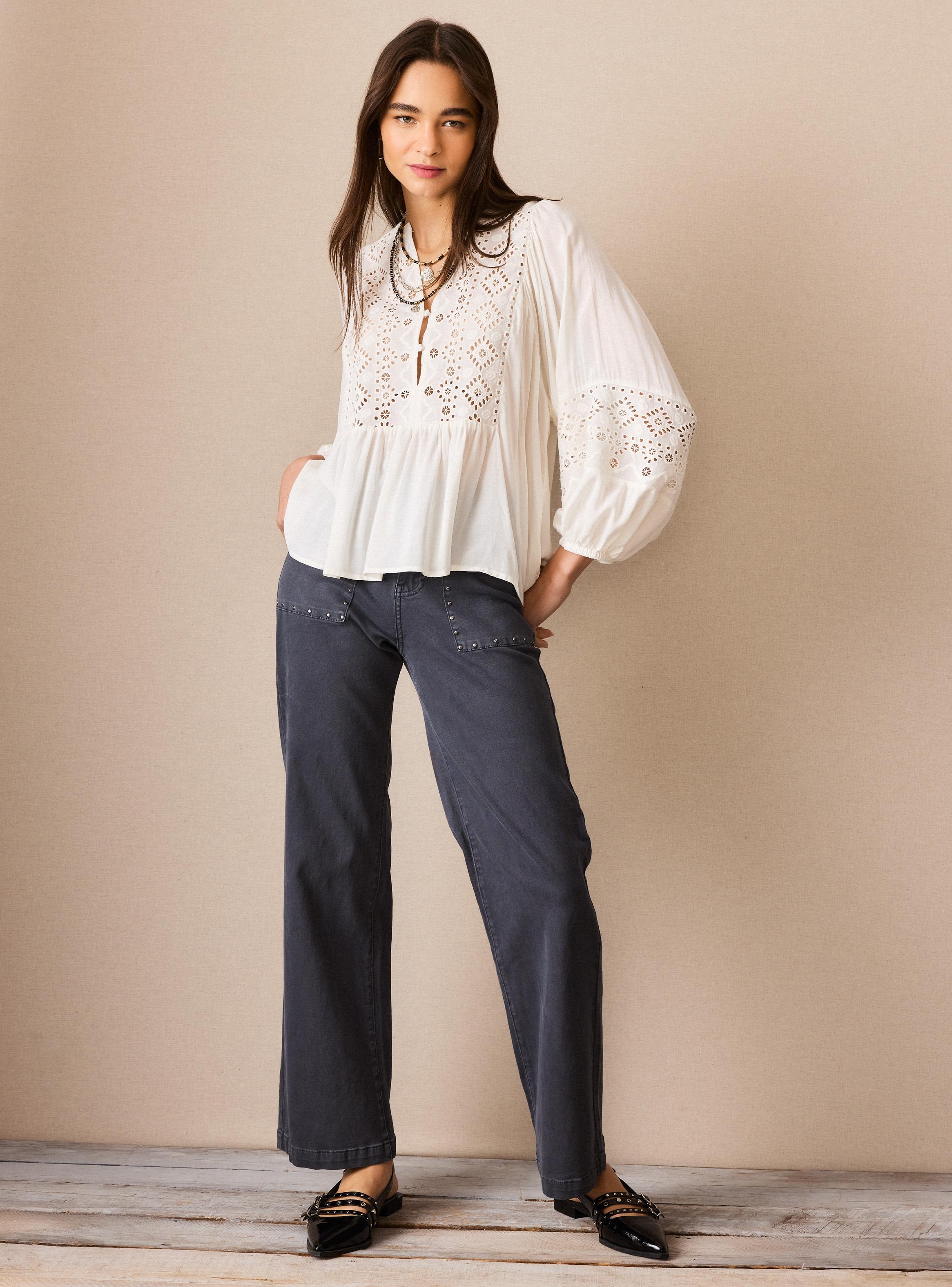 Blusa con Detalles Bordados-4