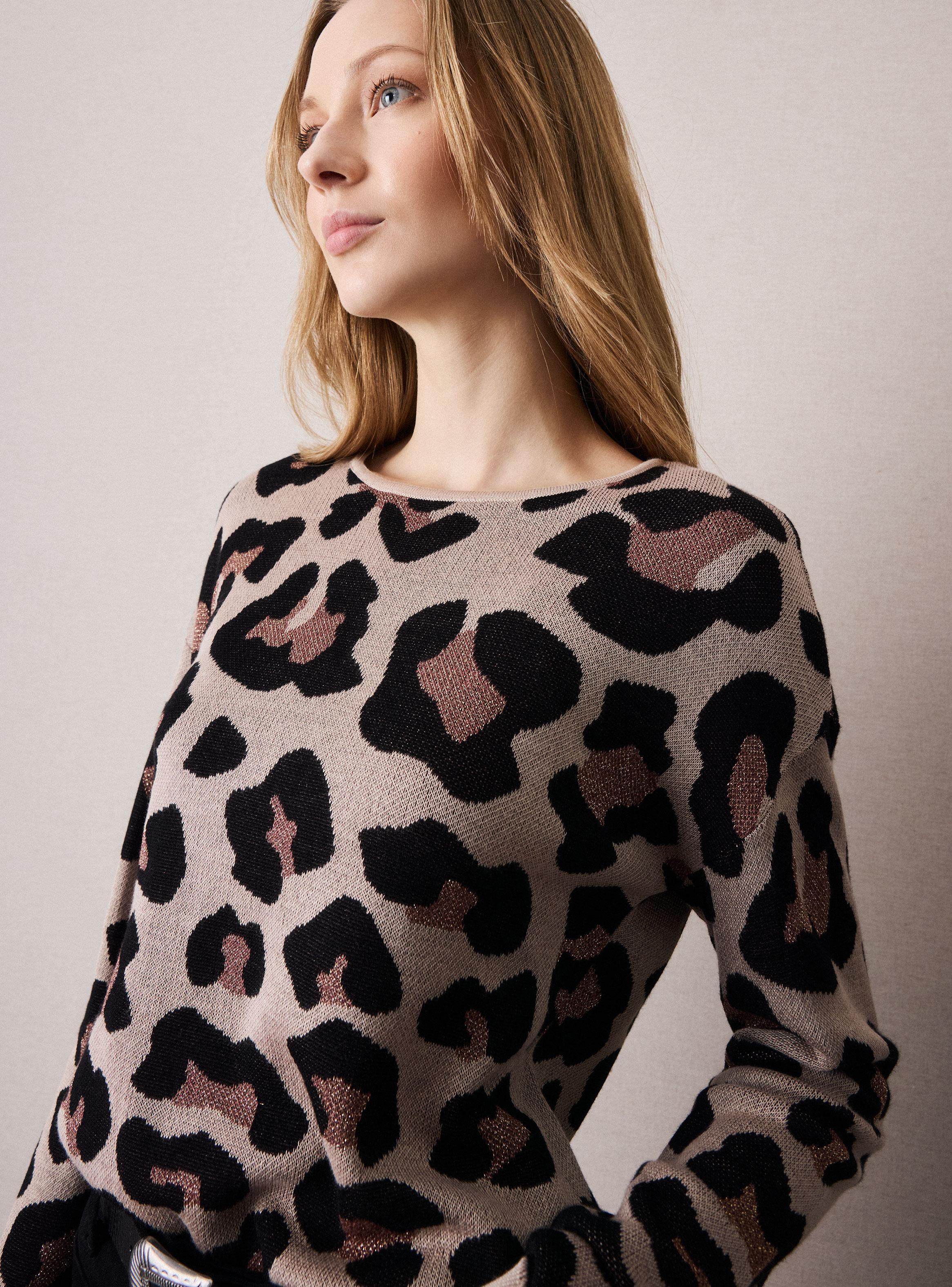 Sweater Jackquard con Detalles Metalizados-2