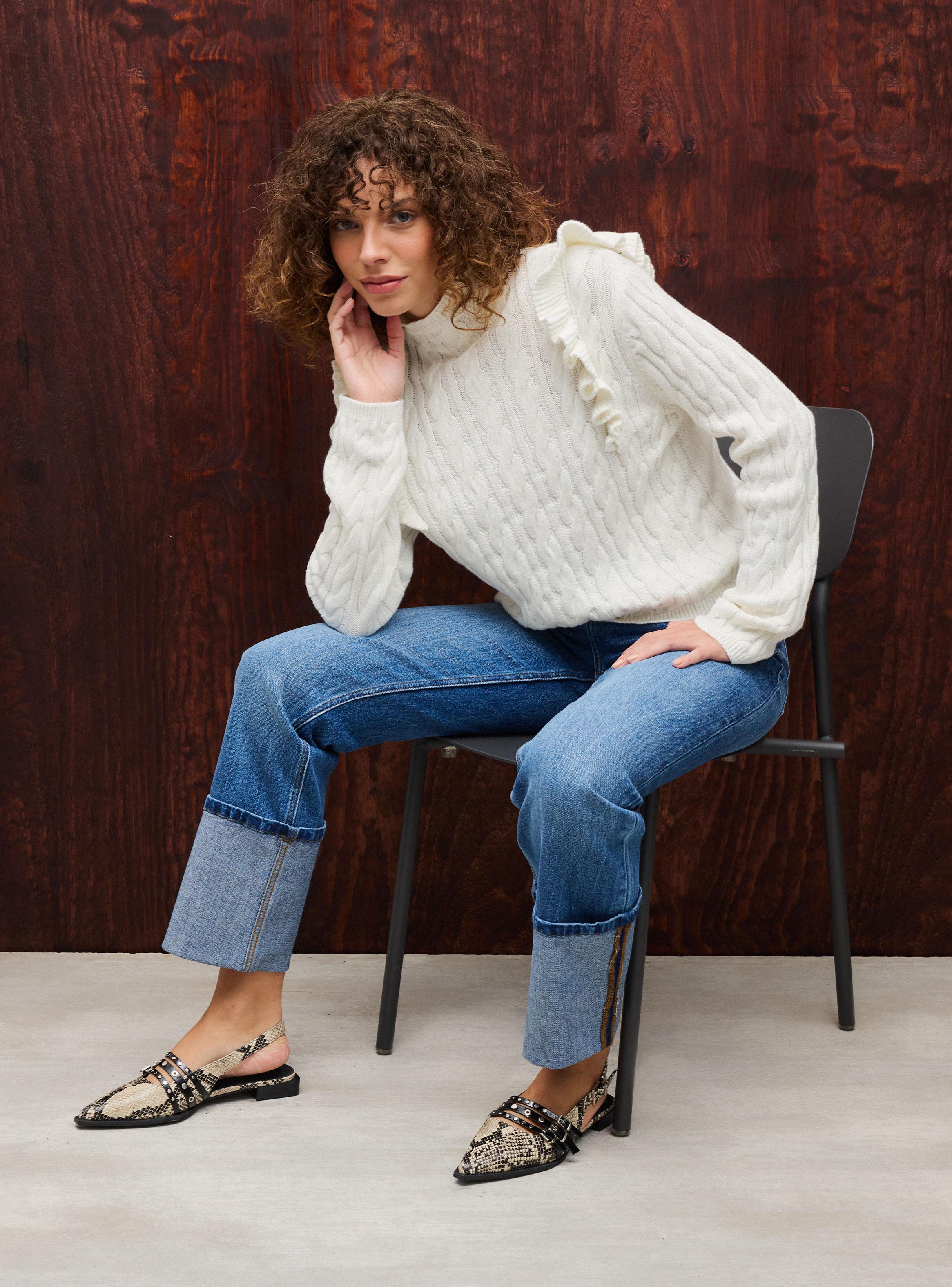 Sweater Trenzado Cuello Alto con Vuelos-4