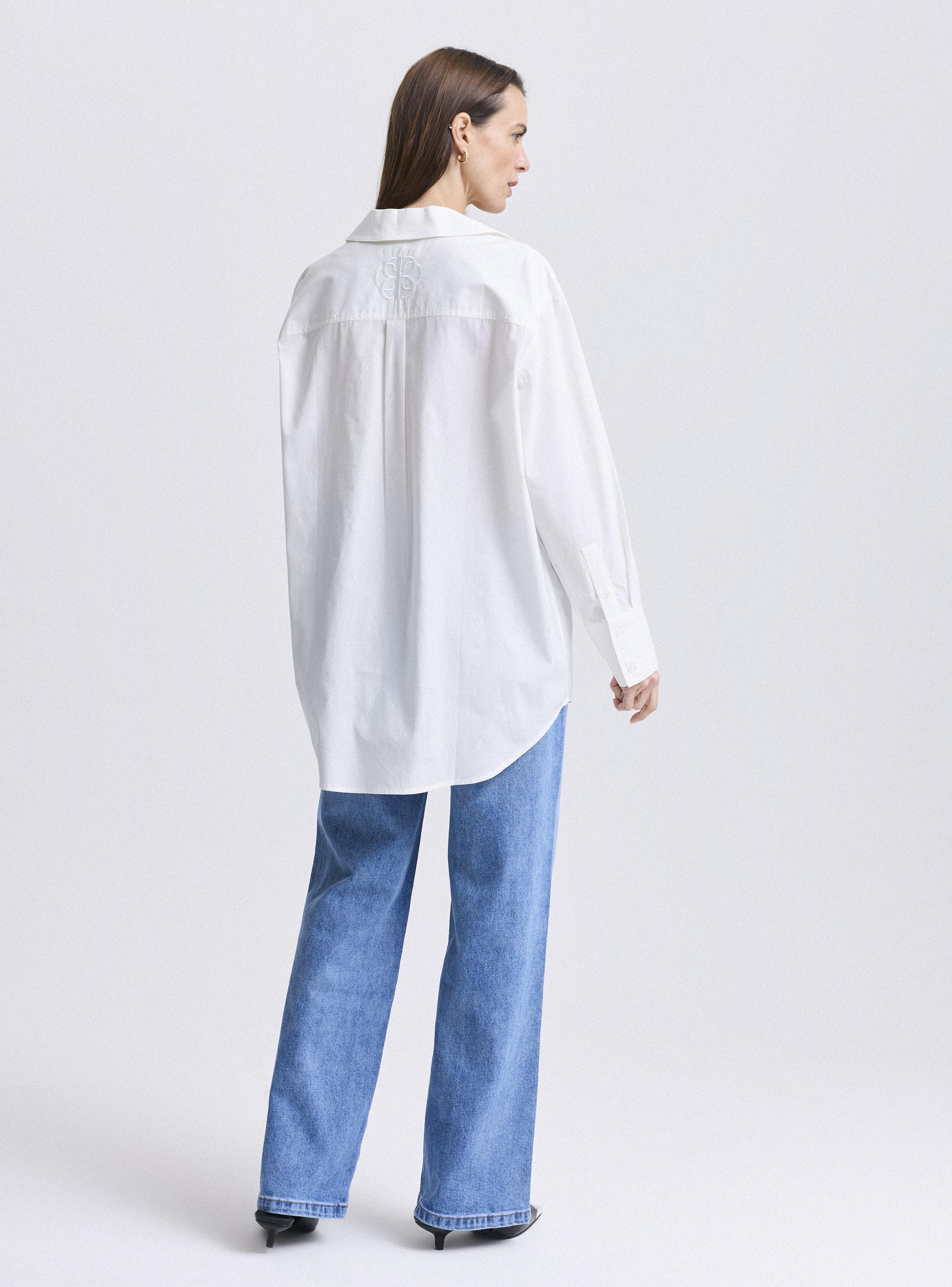 Blusa Camisera con Logo en Espalda-5