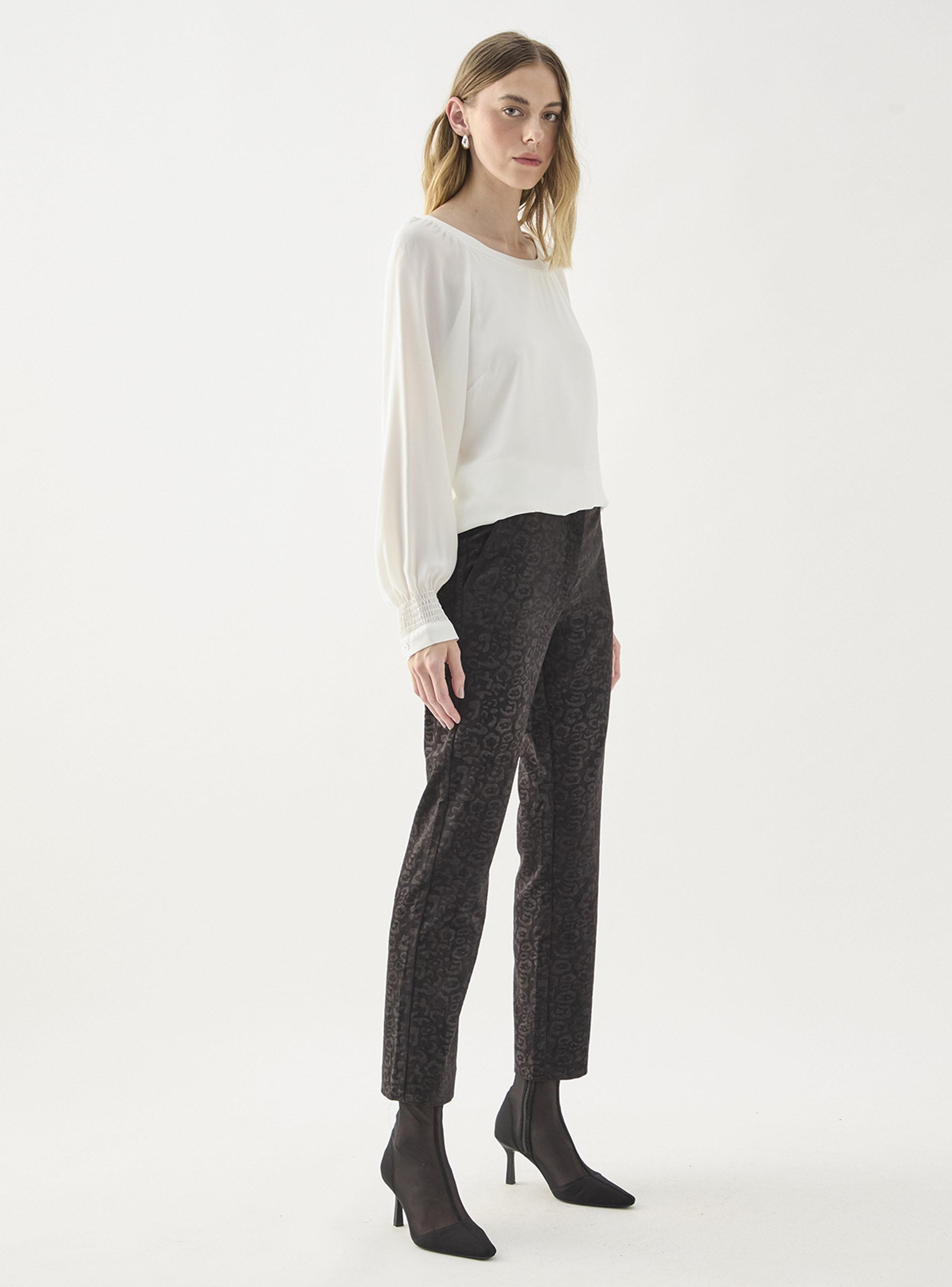 Blusa Cuello Redondo Manga Larga Puño con Botón-3