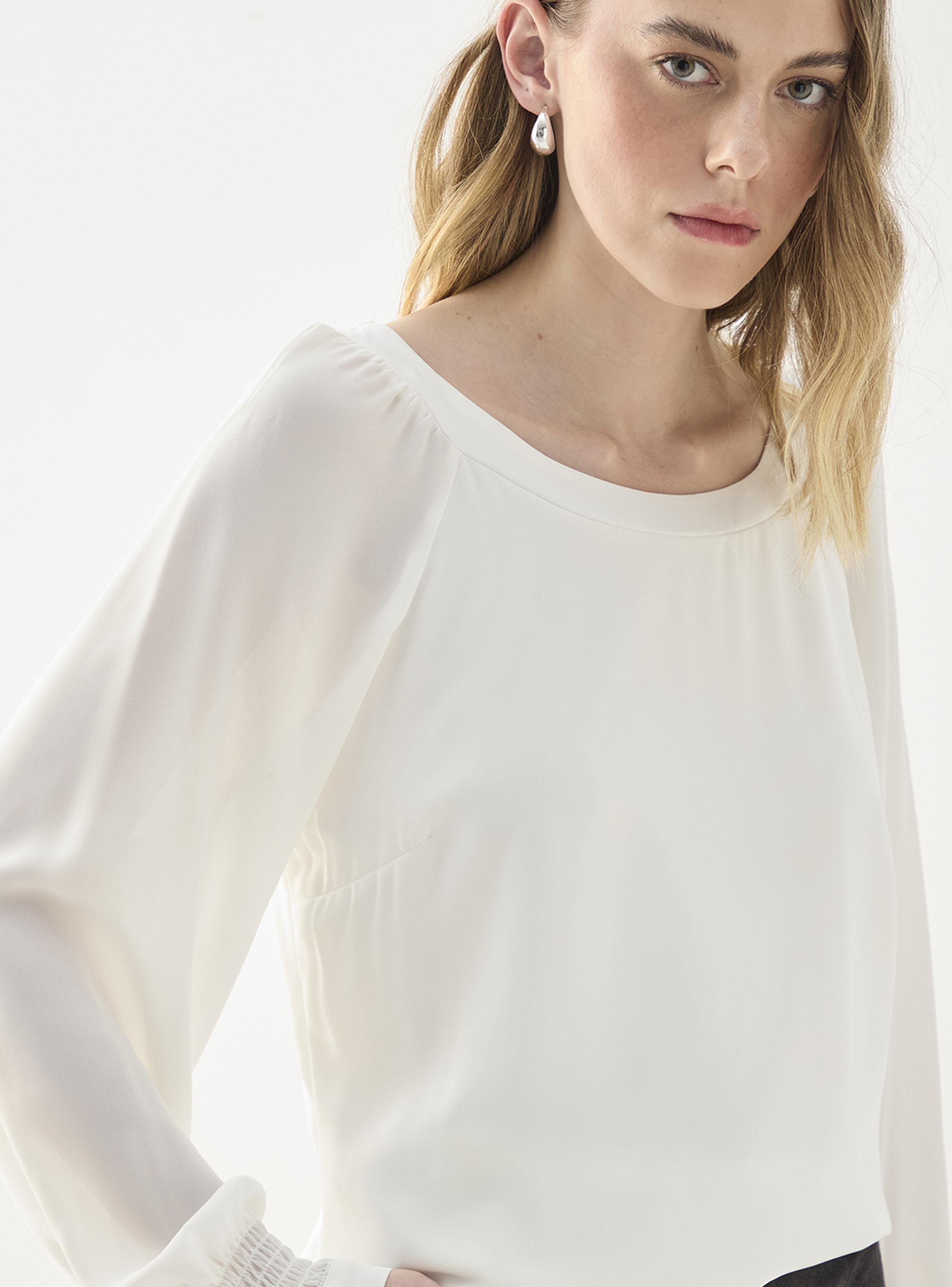 Blusa Cuello Redondo Manga Larga Puño con Botón-2
