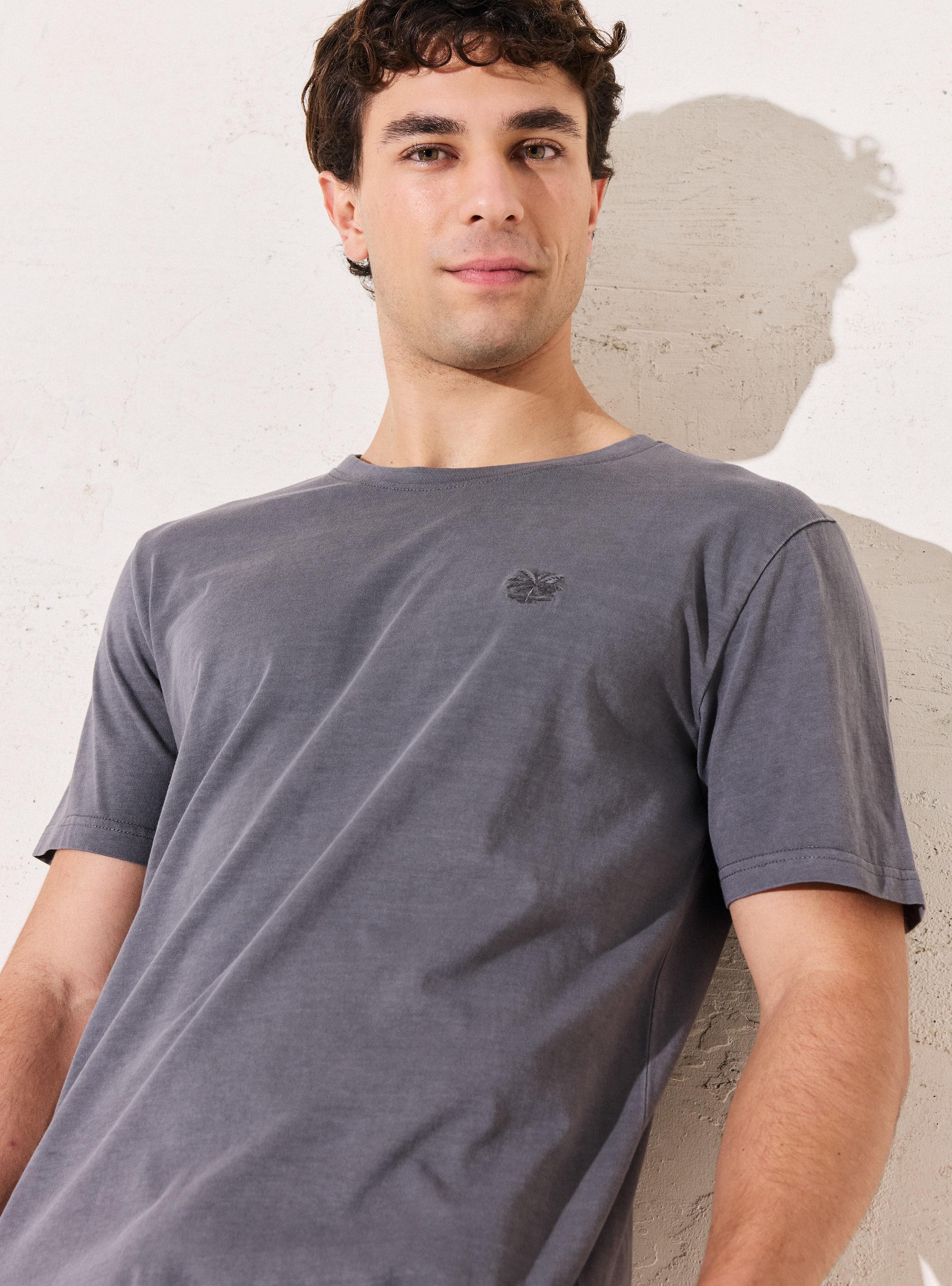 Polera Bordado Look Lavado-2