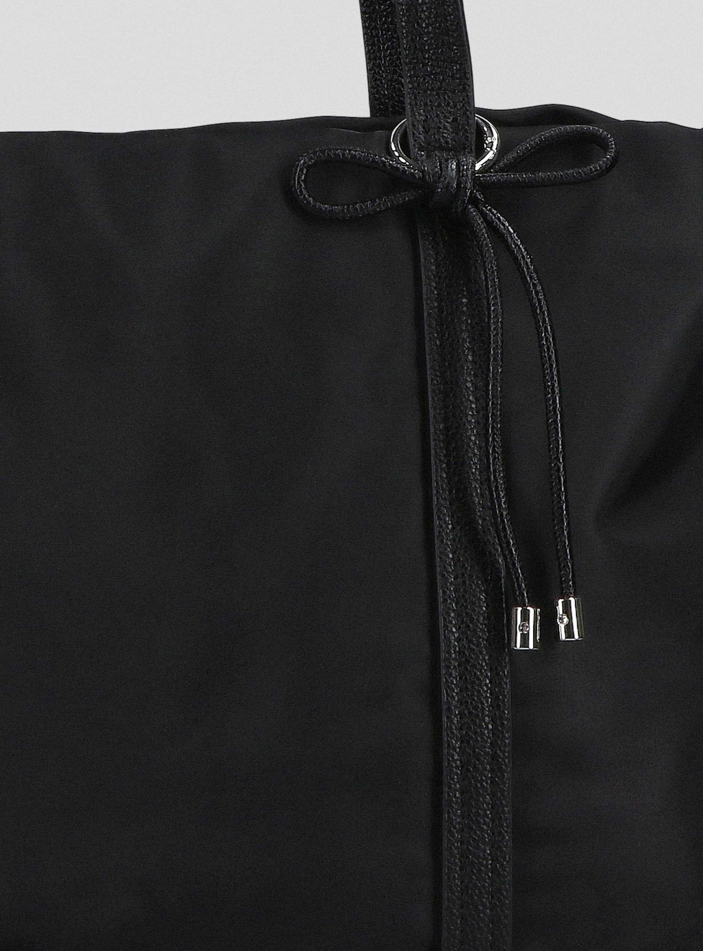 Cartera Tote Charm Nylon -6