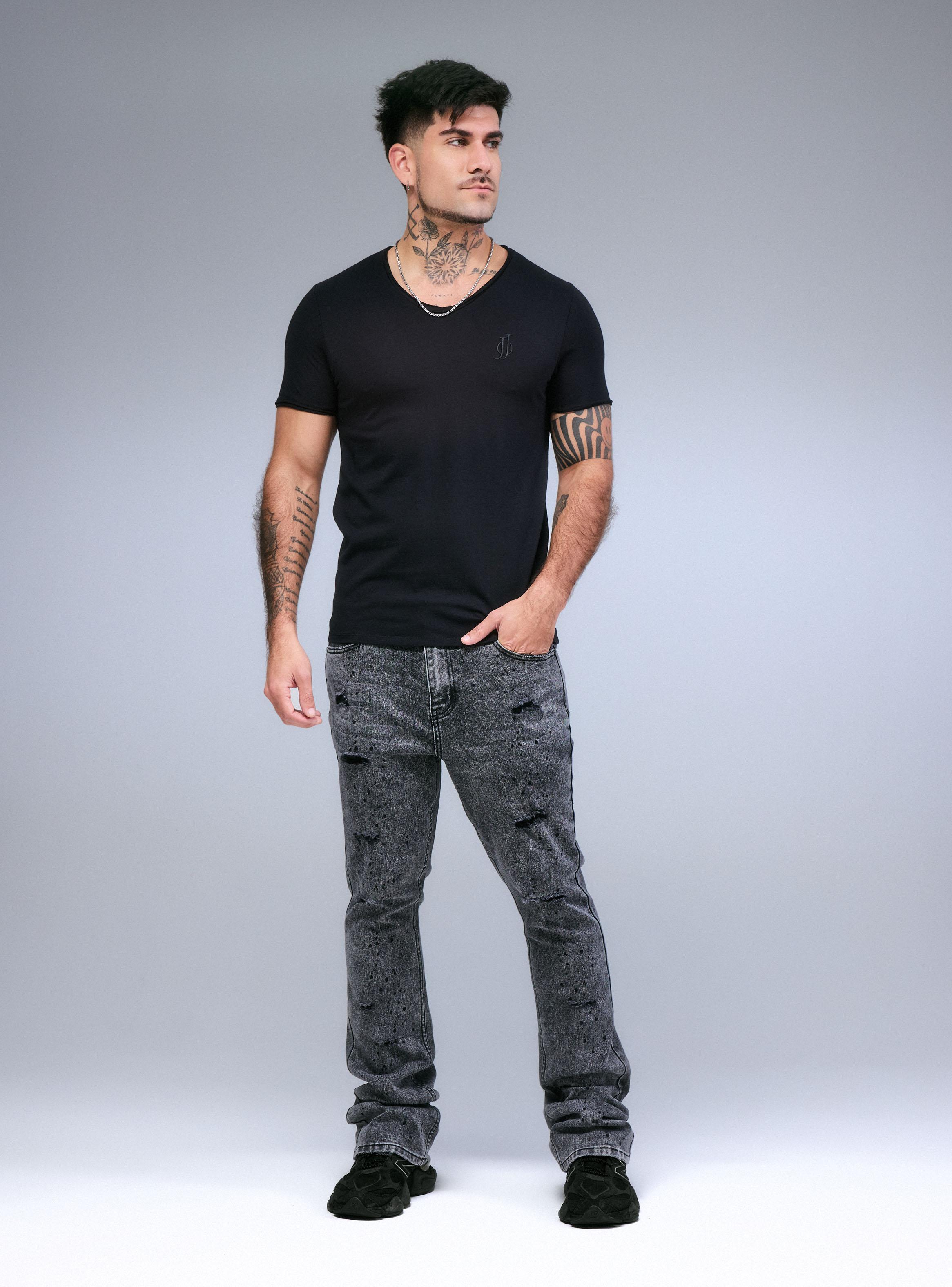 Polera Básica Ajustada Cuello V-4