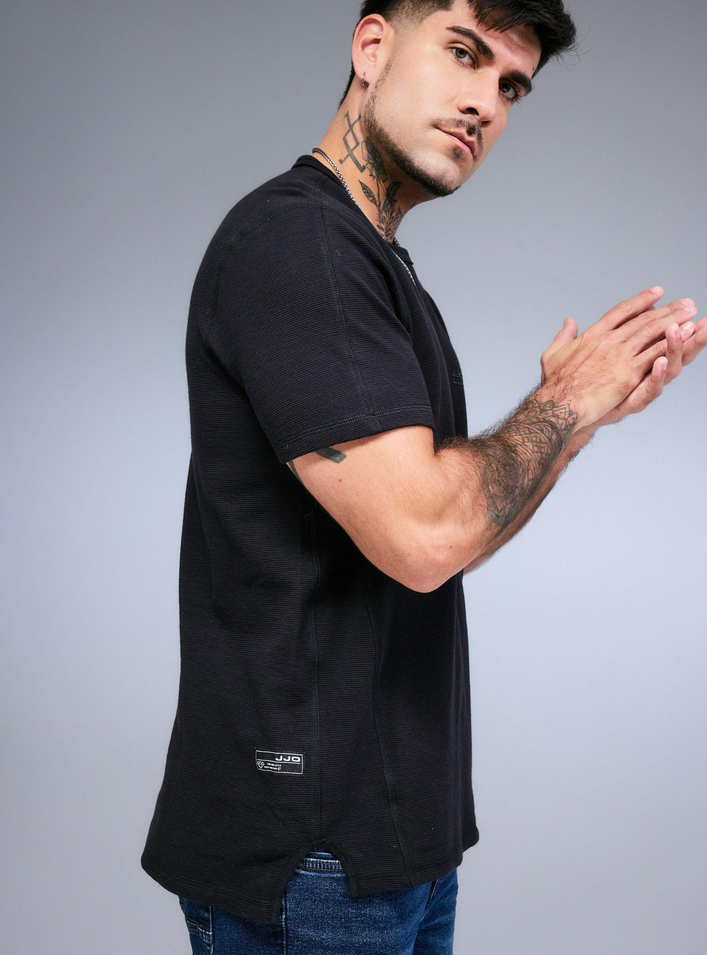 Polera Longfit Tela Texturada Corte-3