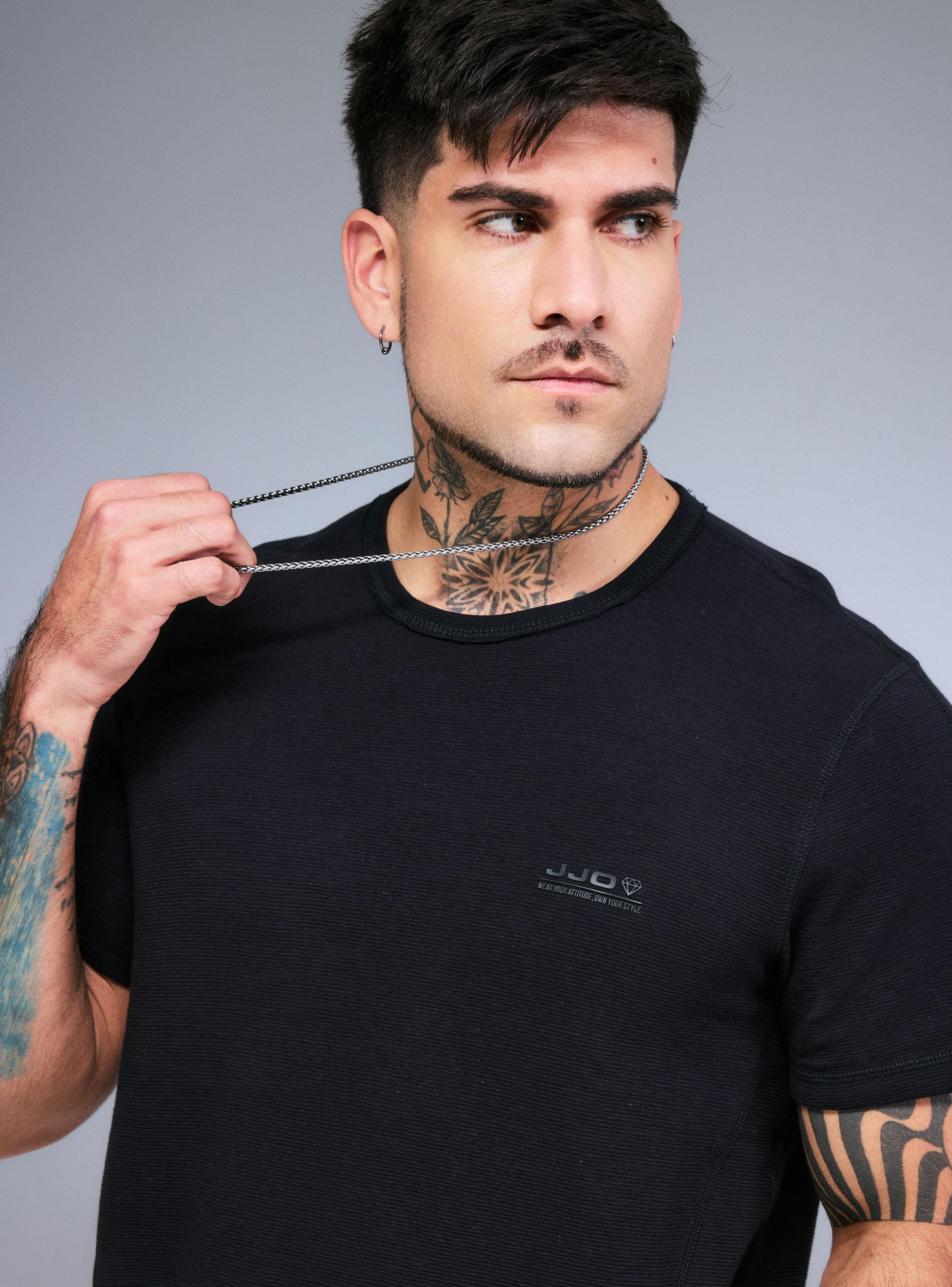 Polera Longfit Tela Texturada Corte-2