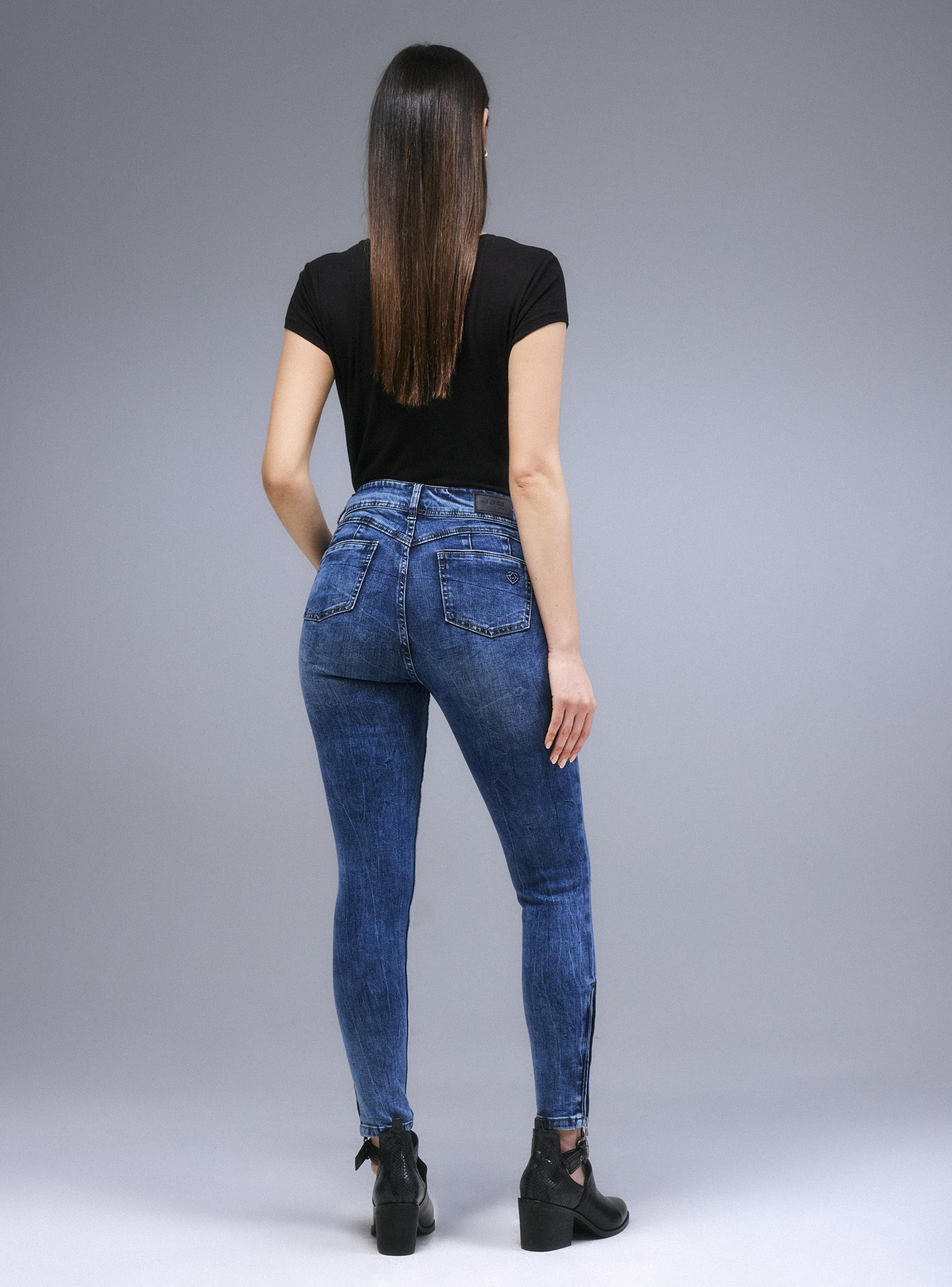 Jeans Push Up Gravillado Cierre Largo en la Bota-5