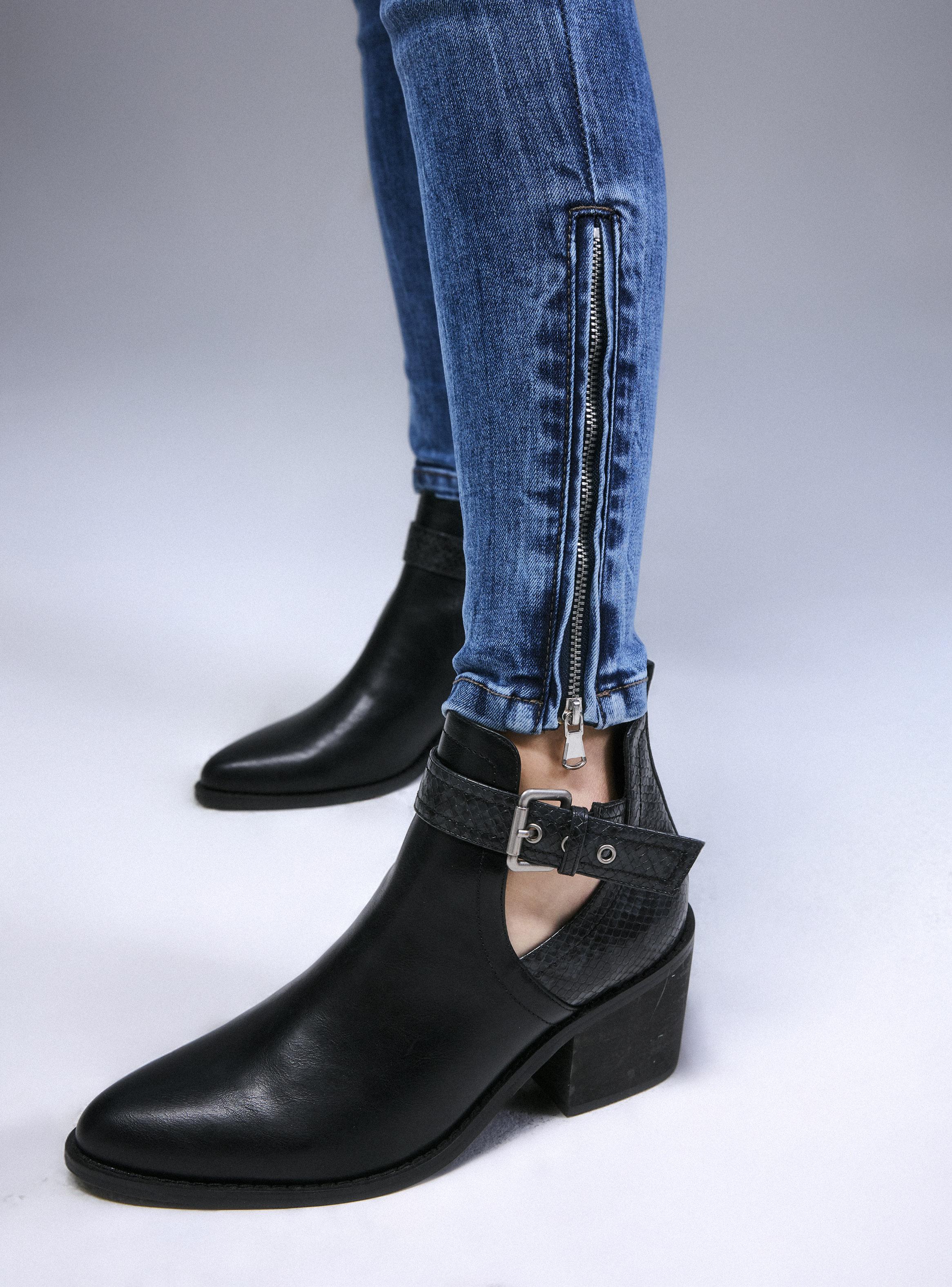 Jeans Push Up Gravillado Cierre Largo en la Bota-3