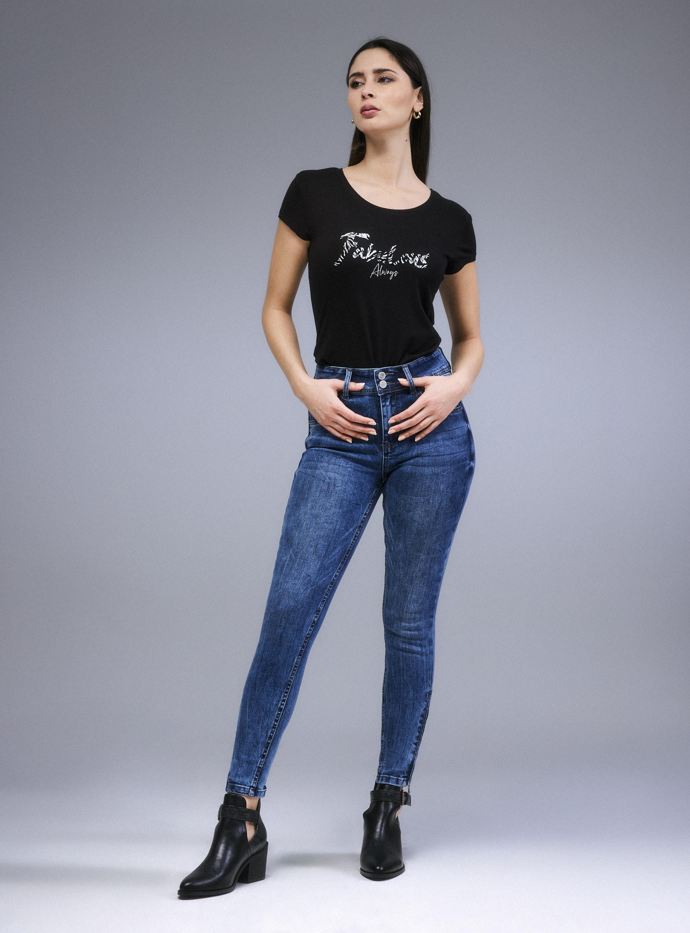 Jeans Push Up Gravillado Cierre Largo en la Bota-4
