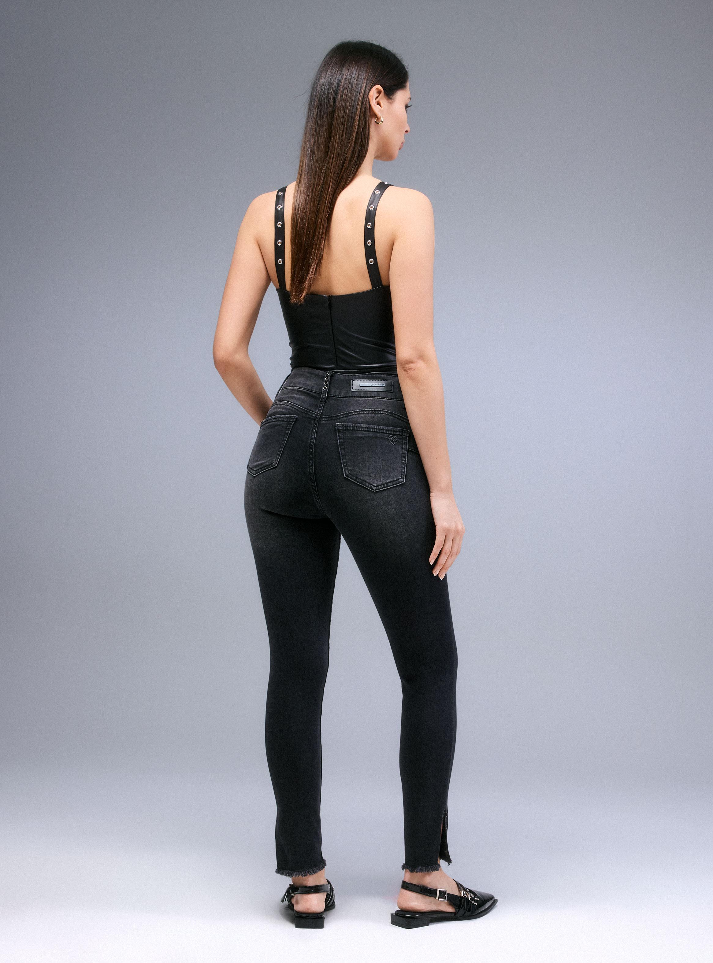 Jeans Push Up 2 Botones Ojetillos en Pasadores-5