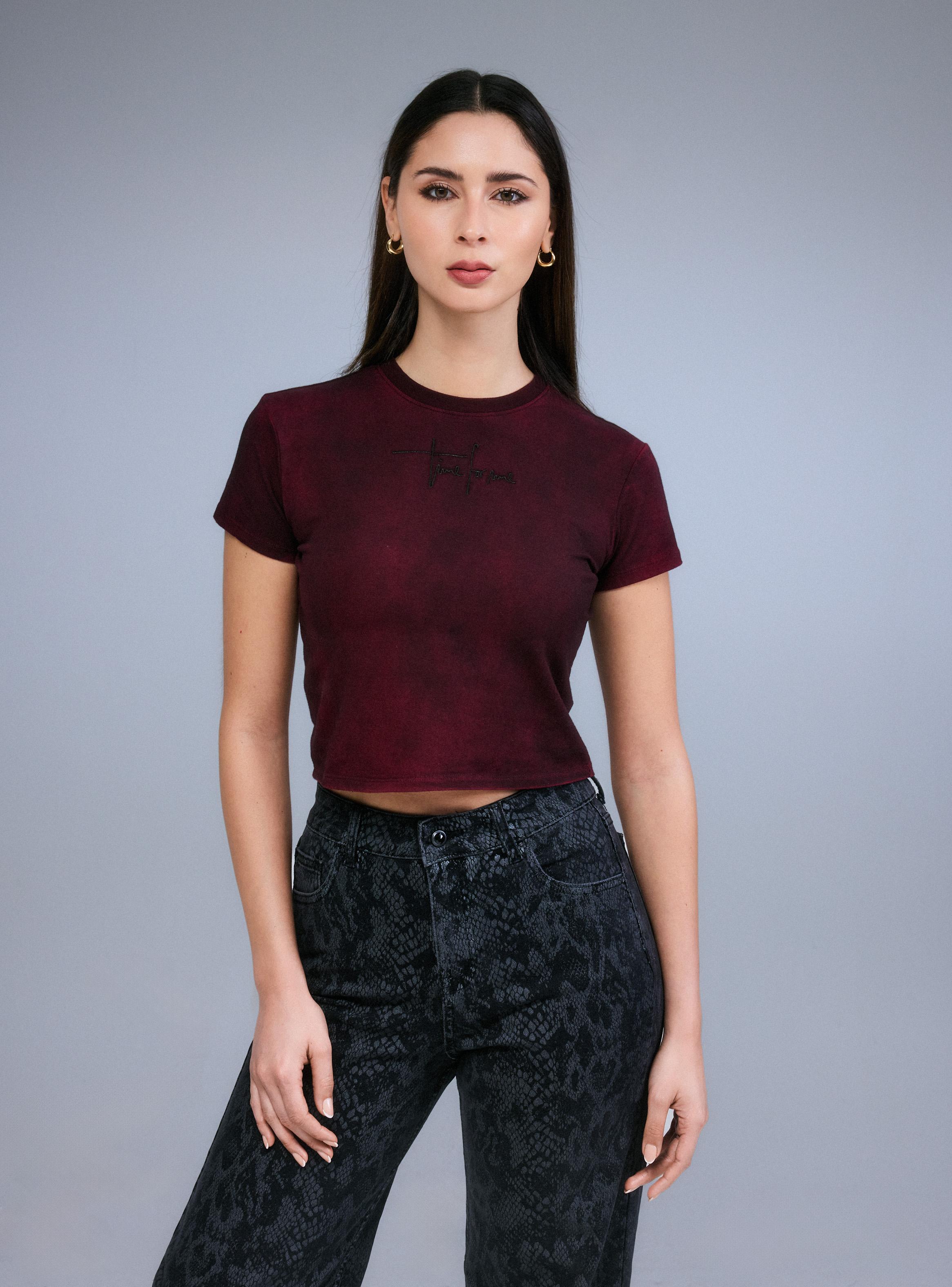 Polera Baby Tee Lavado Manchado con Bordado-0