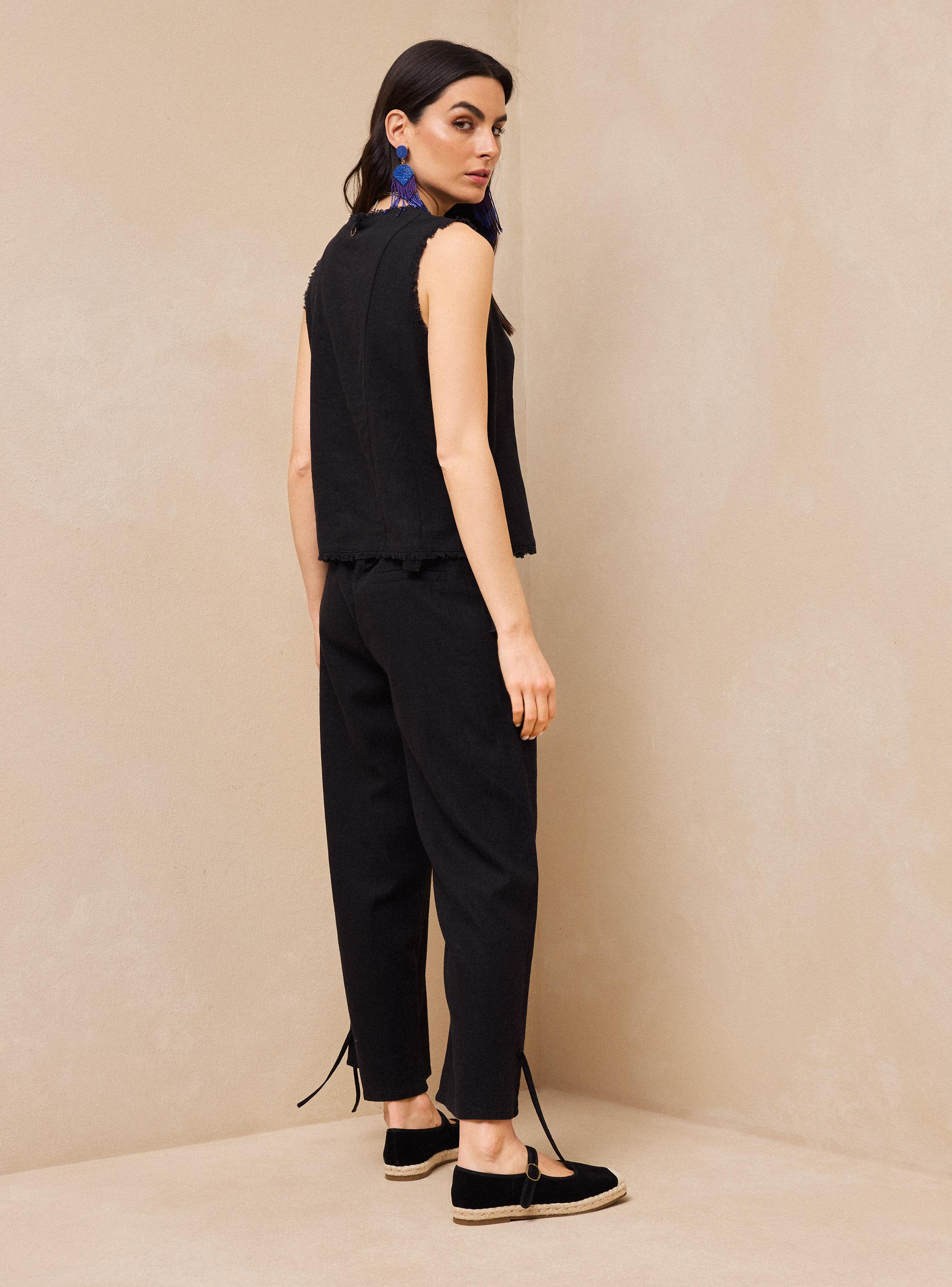Blusa Estilo Gillet con Amarras en Costados-5