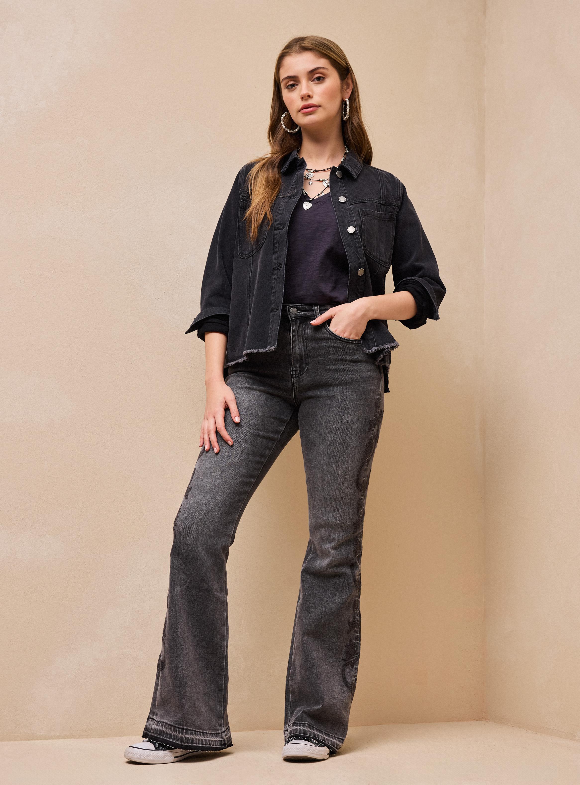Jeans con Bordados en Costados-4