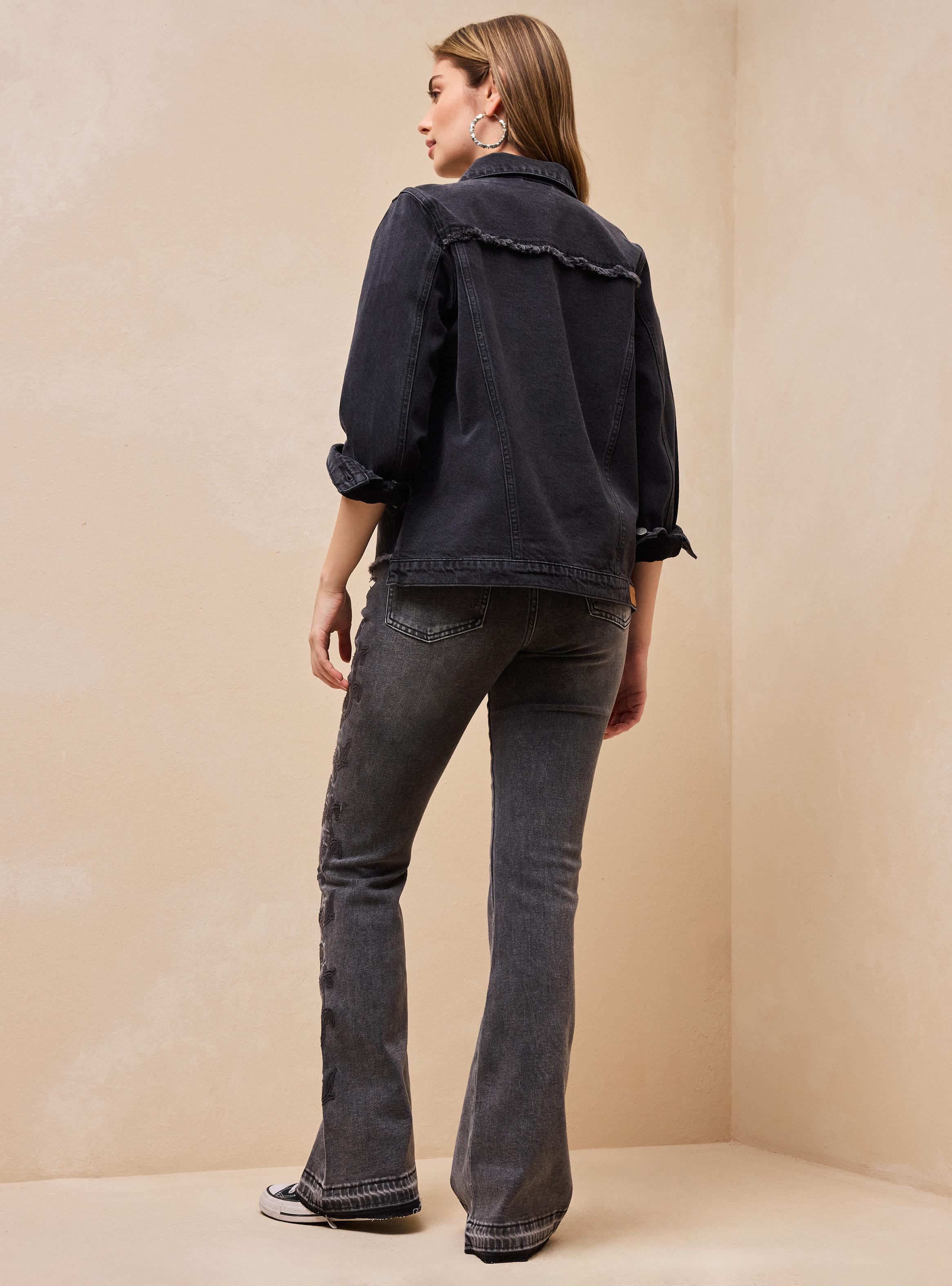 Jeans con Bordados en Costados-5