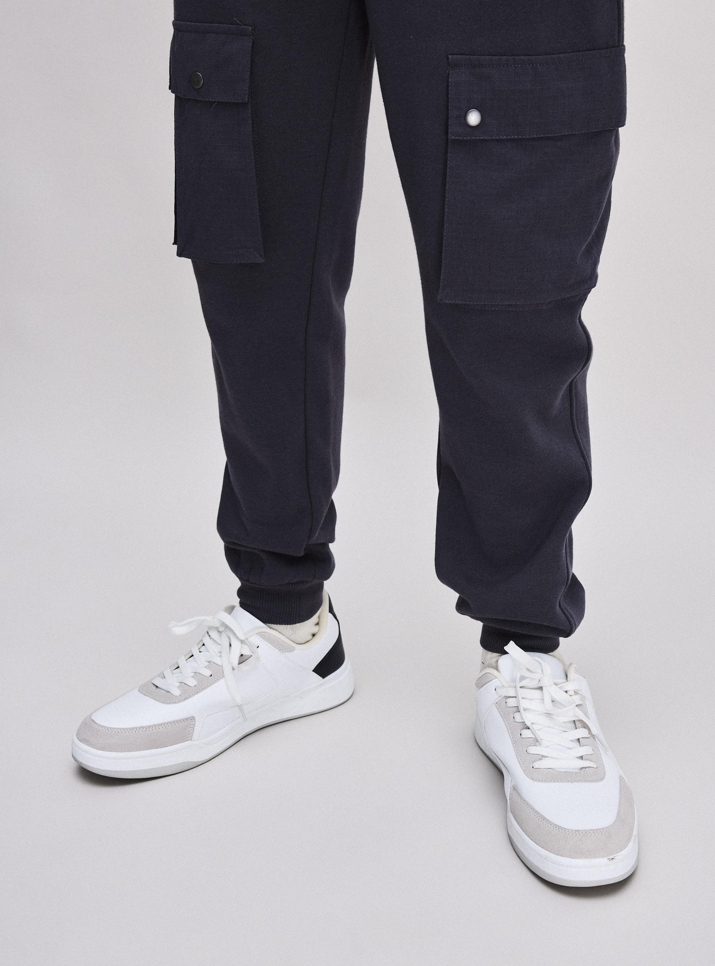 Pantalón de Buzo Jogger con Bolsillos Cargo-3