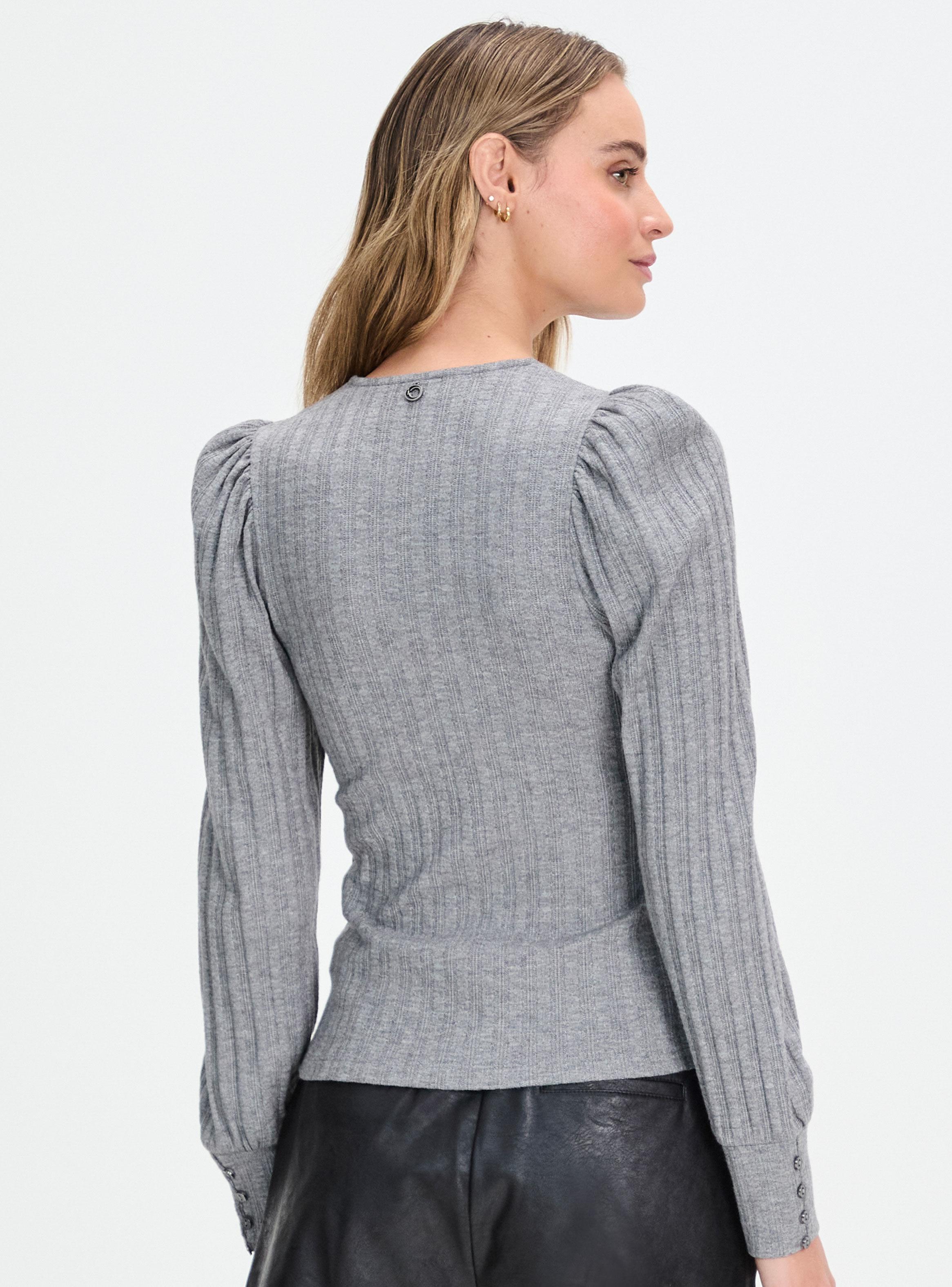 Polera Lisa Manga Larga Estilo Regular-1