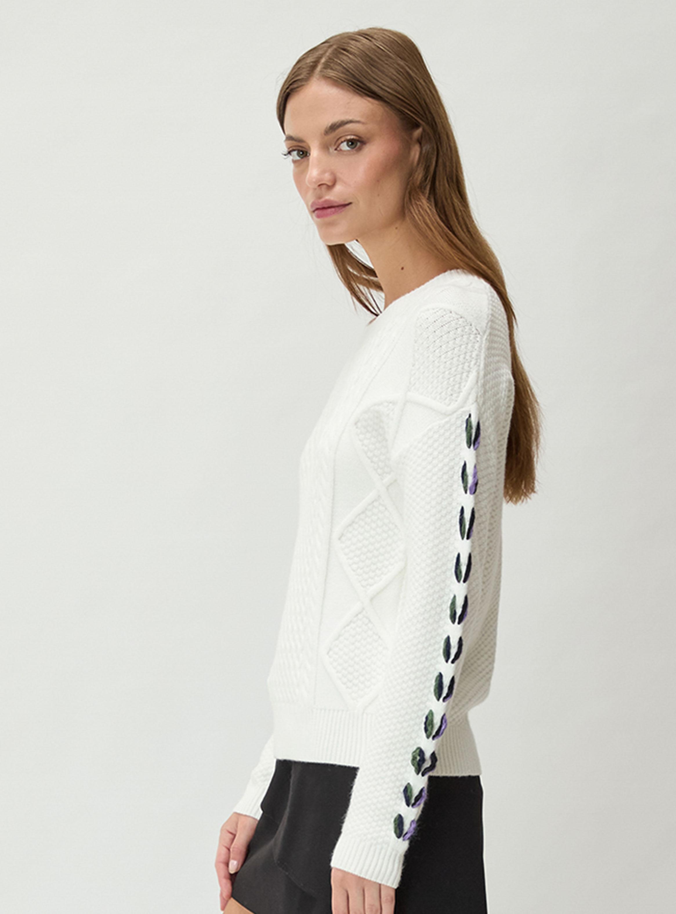 Sweater Liso Básico con Detalles en Mangas-2