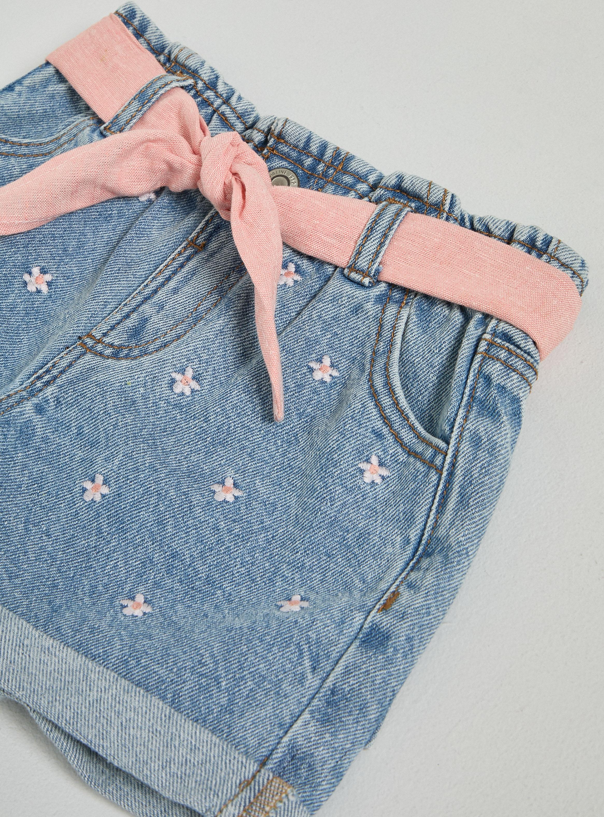Short Denim Bordado con Cinturón Niña-2
