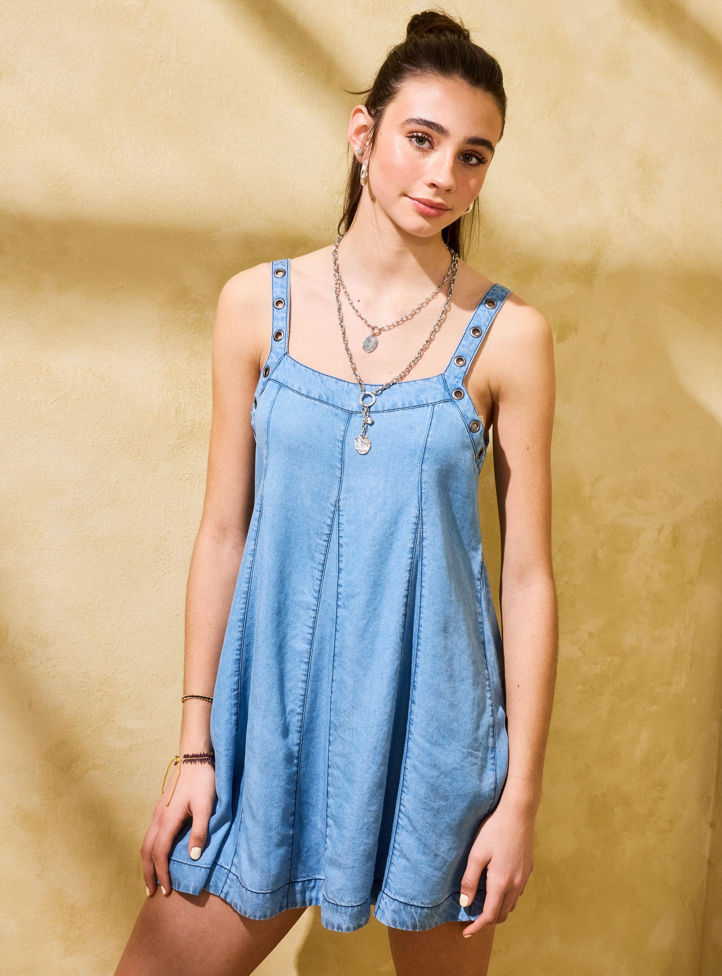 Vestido con Ojetillos Metálicos-0