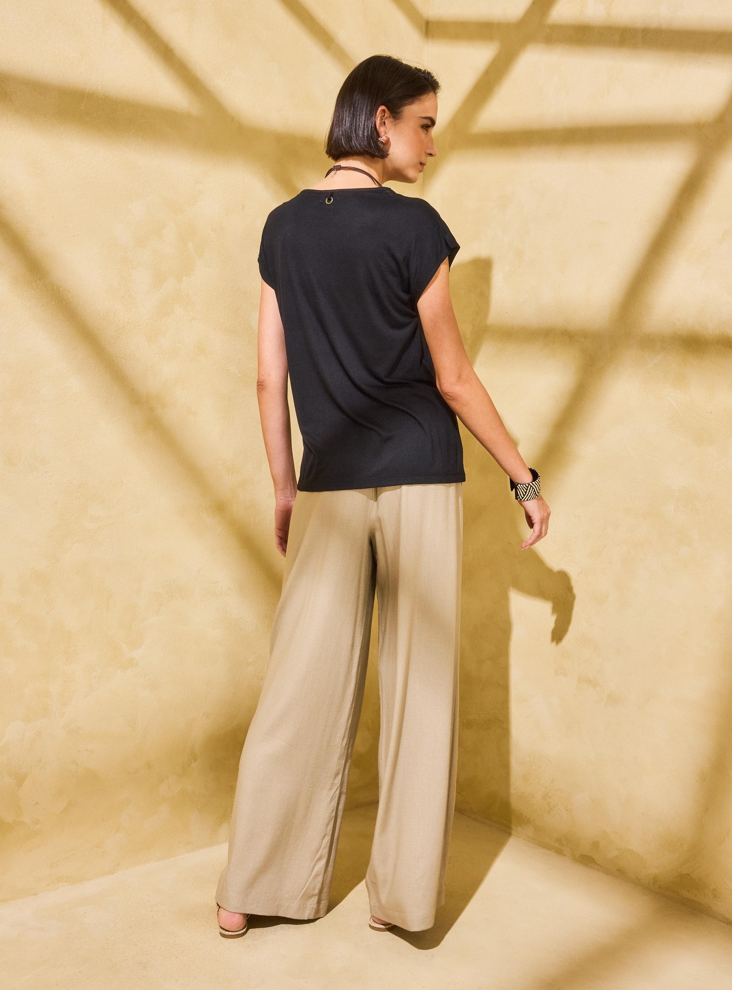 Polera sin Manga Macramé en Escote-5