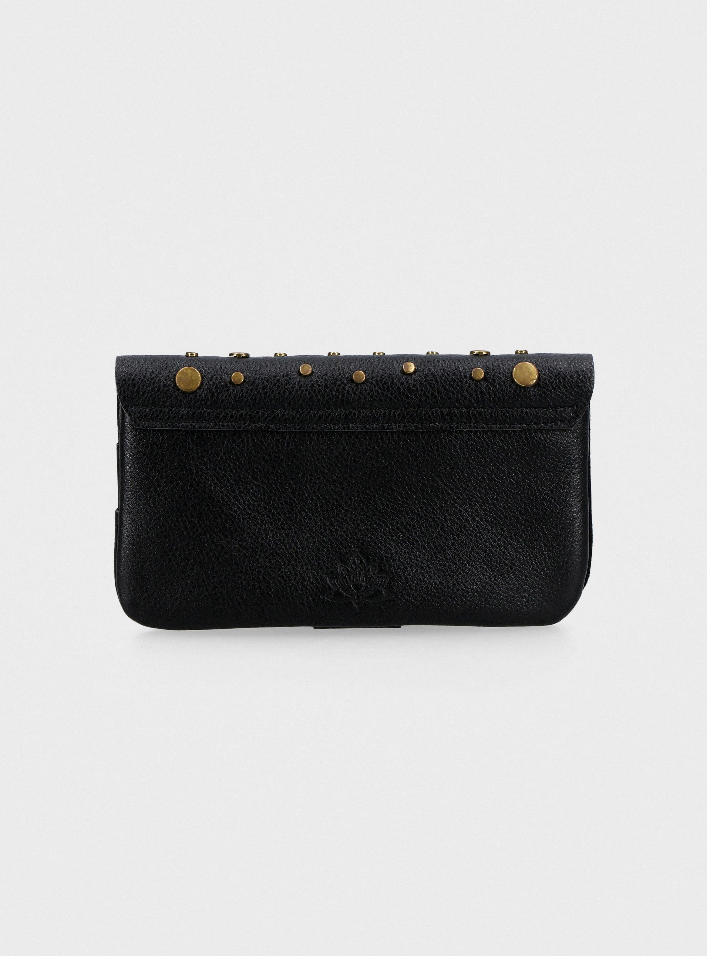 Billetera con Tachas Doradas de Cuero-1