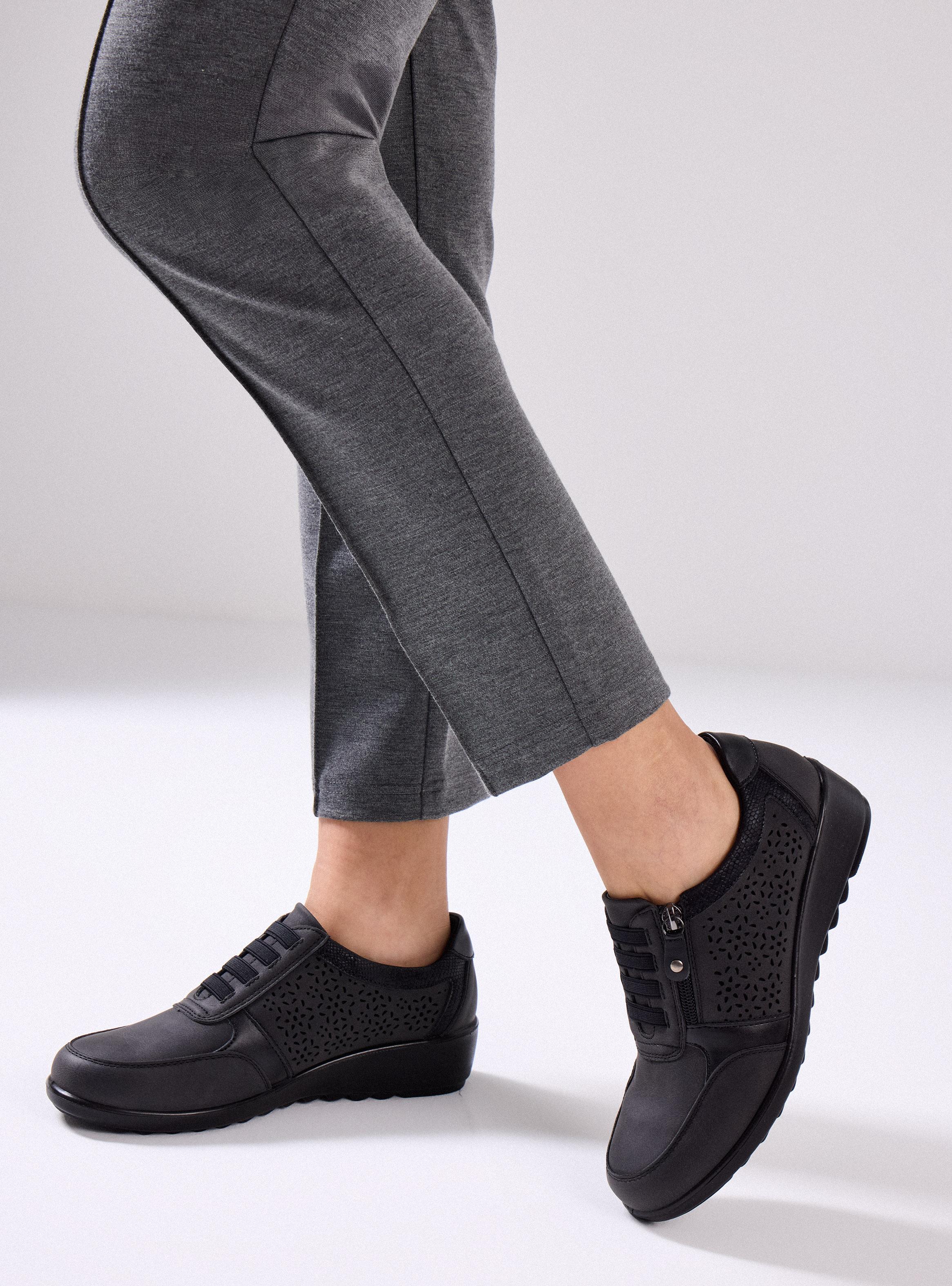 Zapatilla Urbana Cuña Detalles Corte Laser Mujer-4