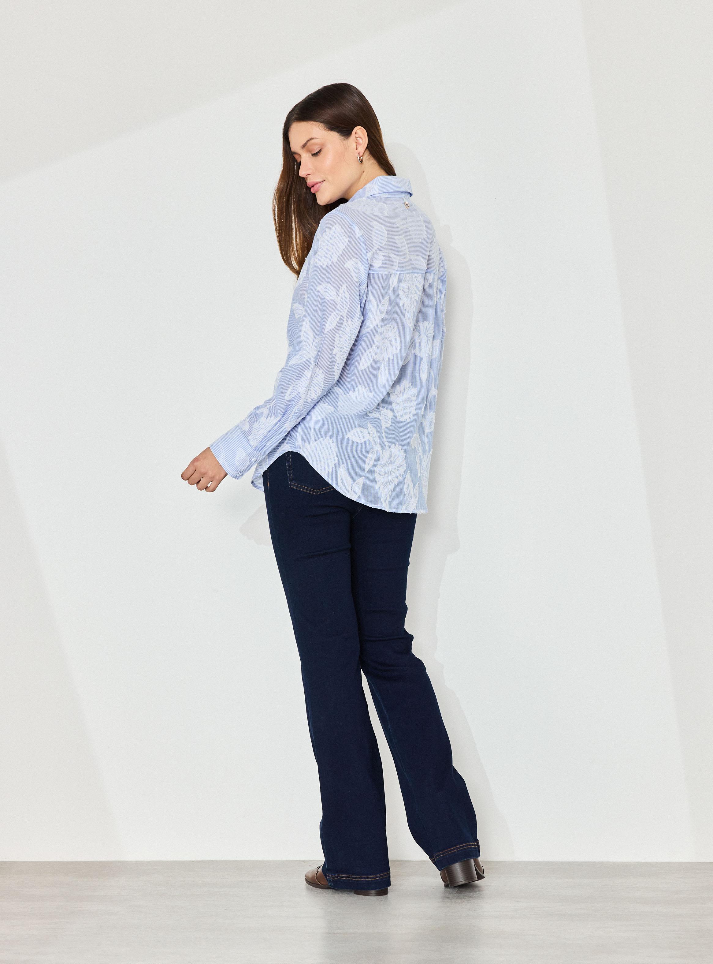 Blusa Listada con Flores Texturizadas-5
