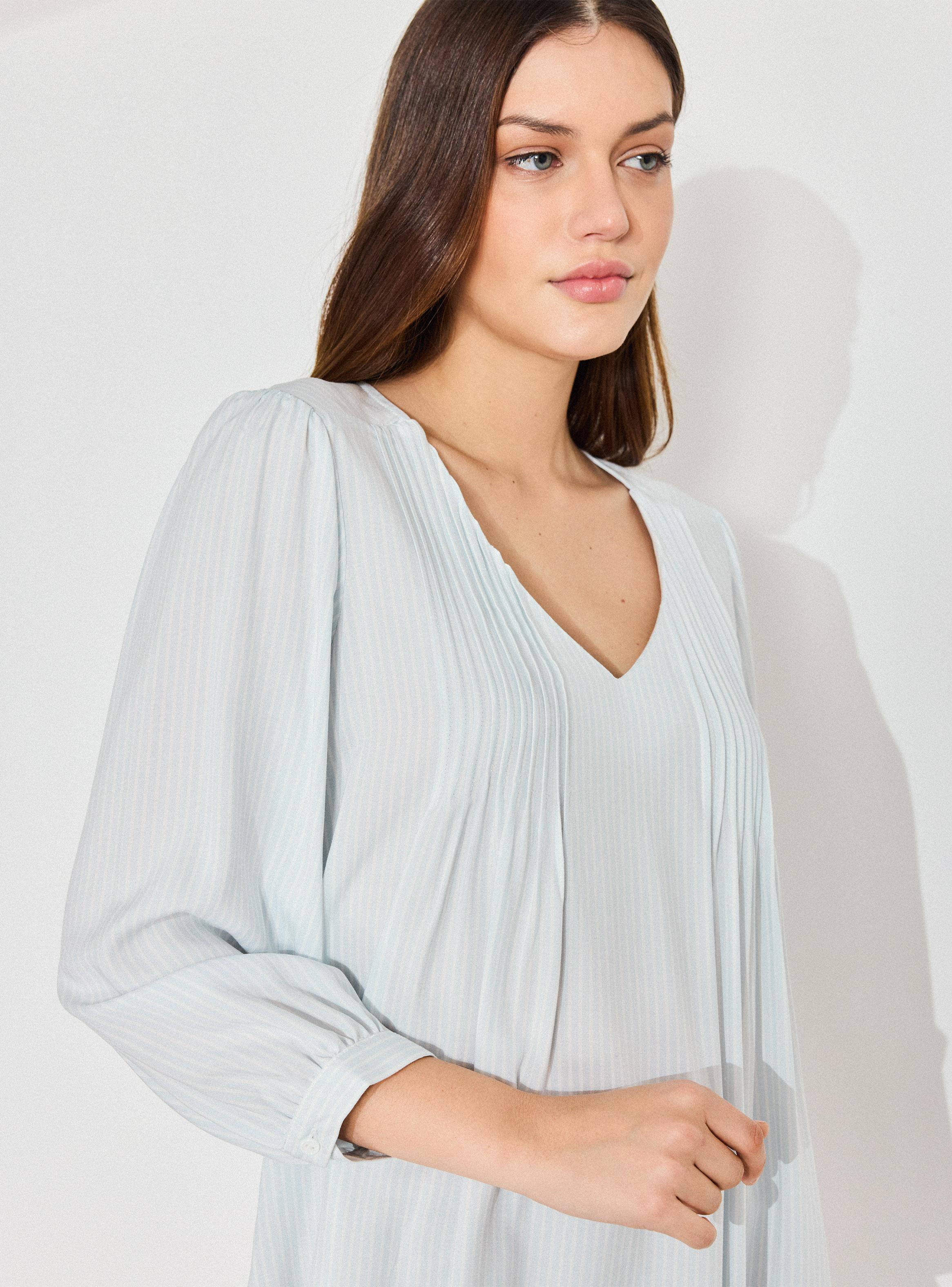 Blusa Listada con Tablas en Pecho-2