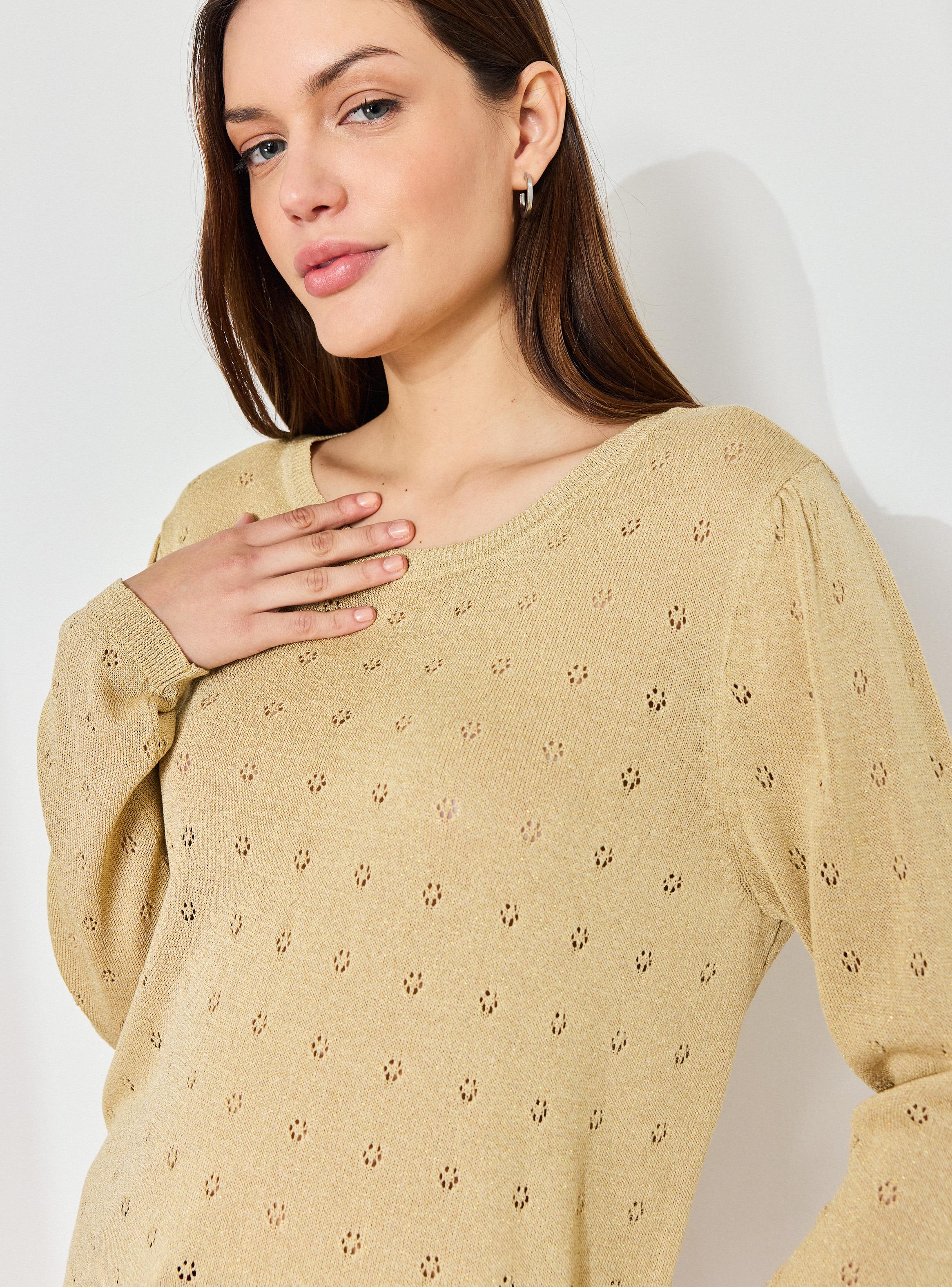 Sweater Liviano con Flores Acanaladas-2