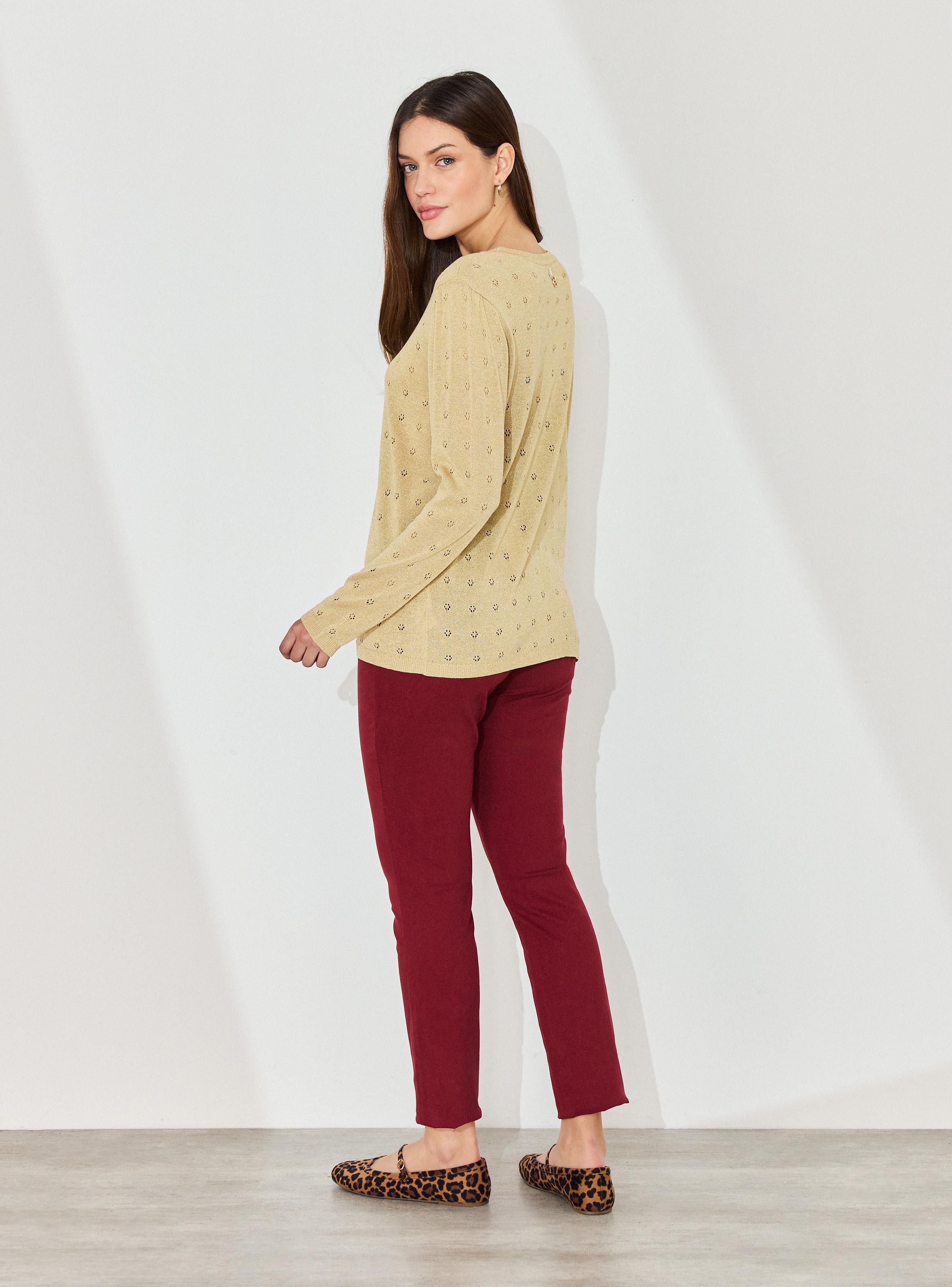 Sweater Liviano con Flores Acanaladas-5