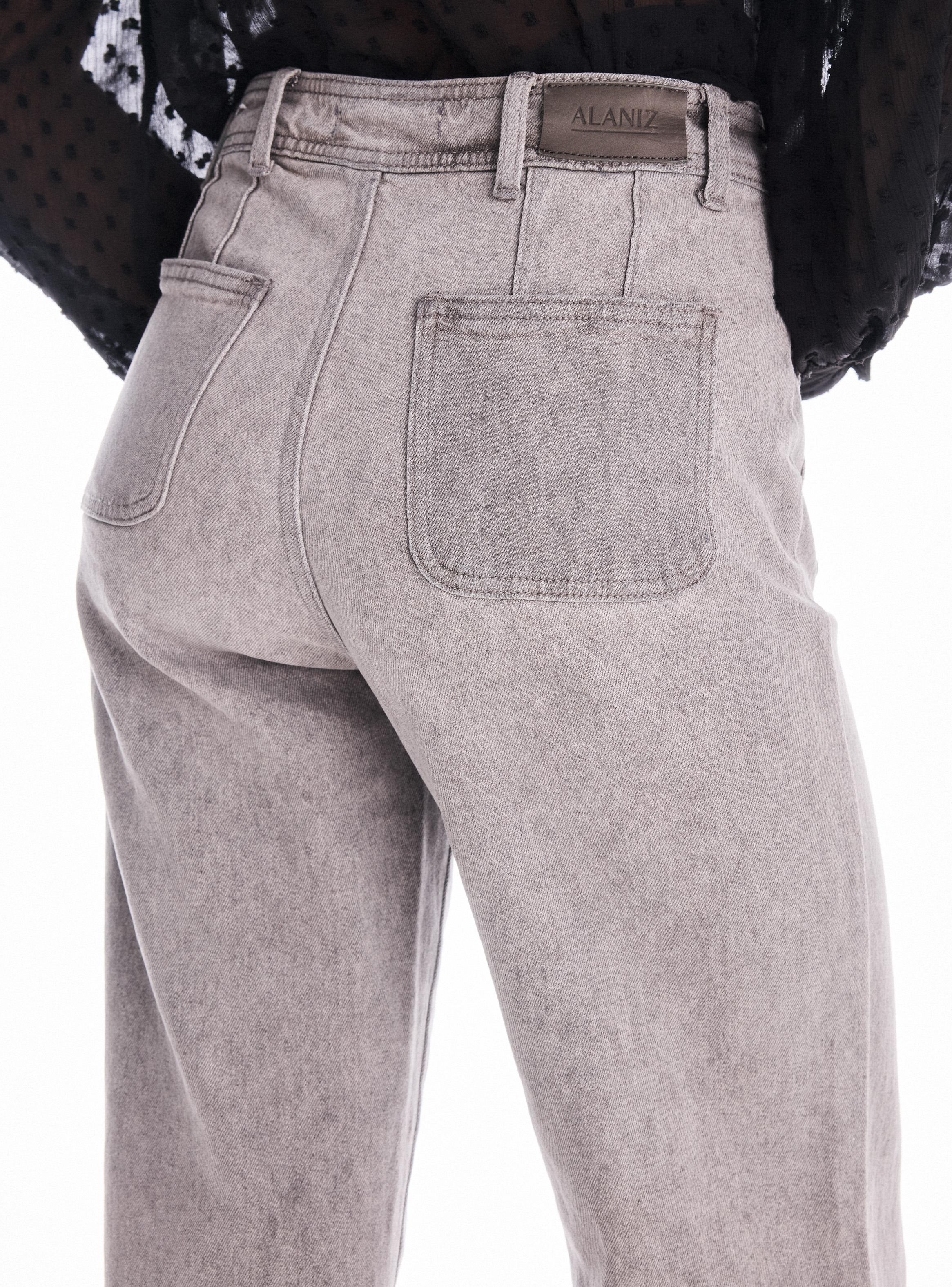 Jeans Wide Leg con Bolsillos Delanteros y Corte Pierna-3