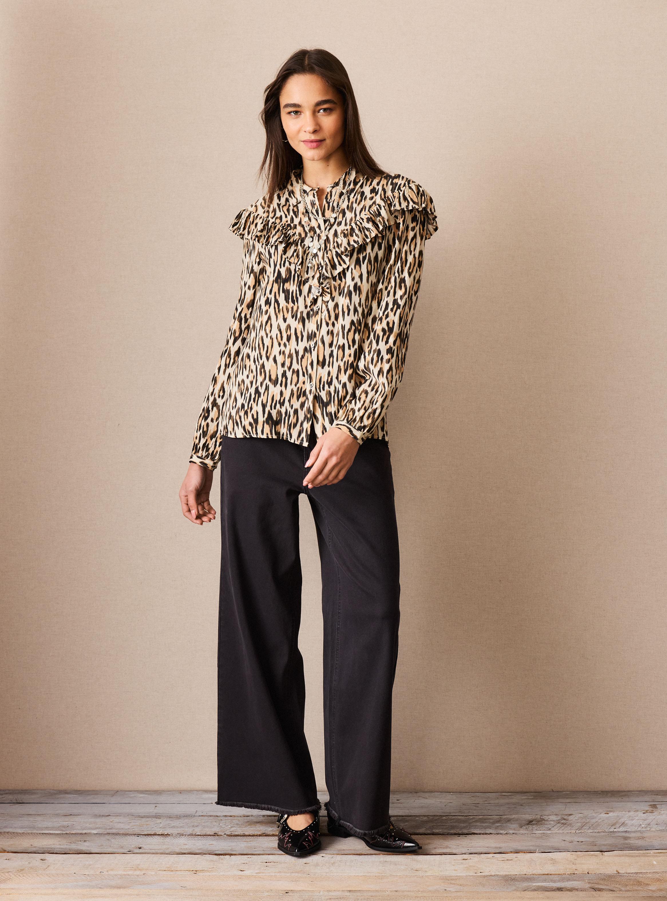 Blusa Camisera con Vuelo Estampada-4