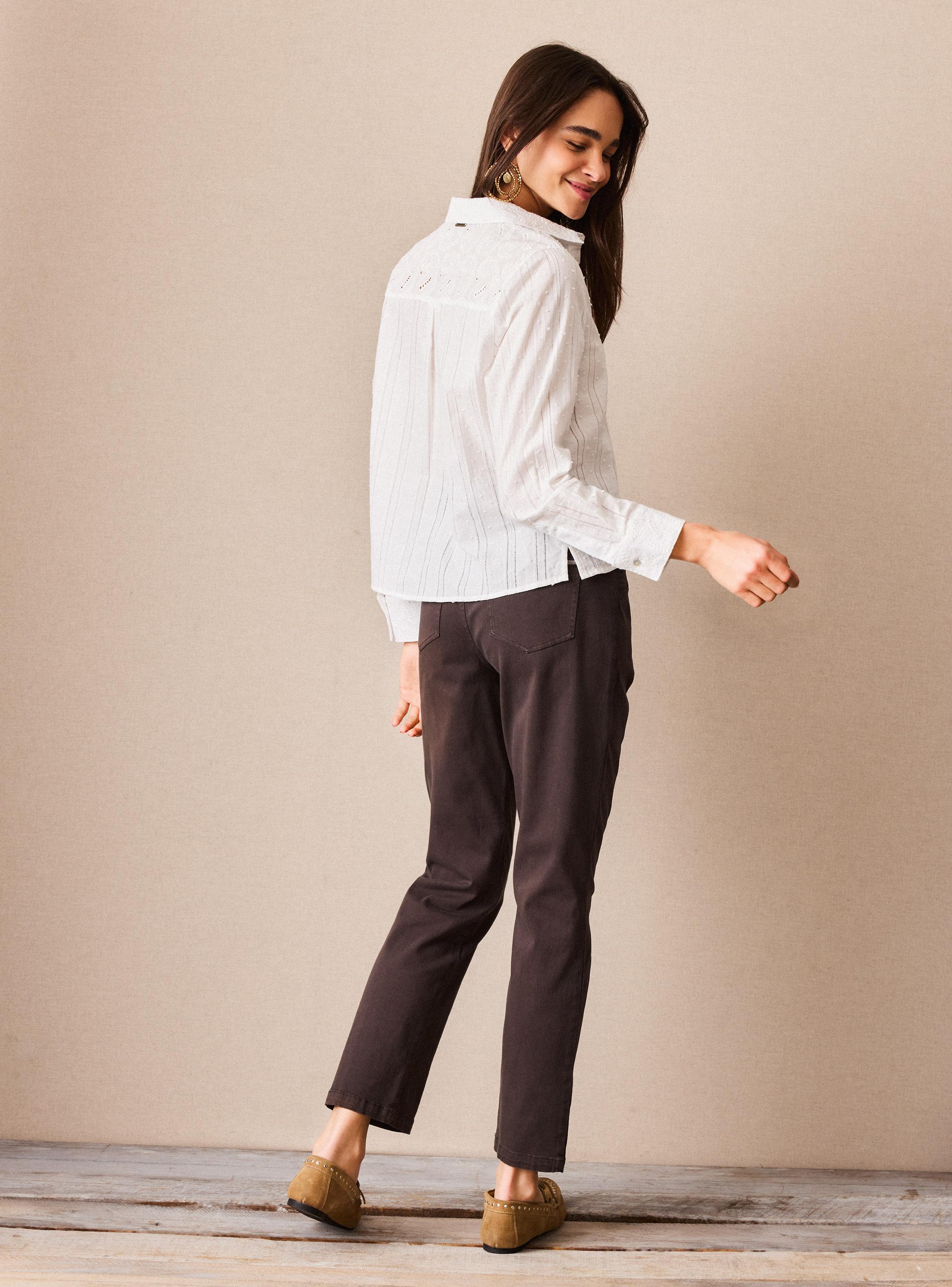 Blusa con Textura de Líneas y Detalles Bordados-5