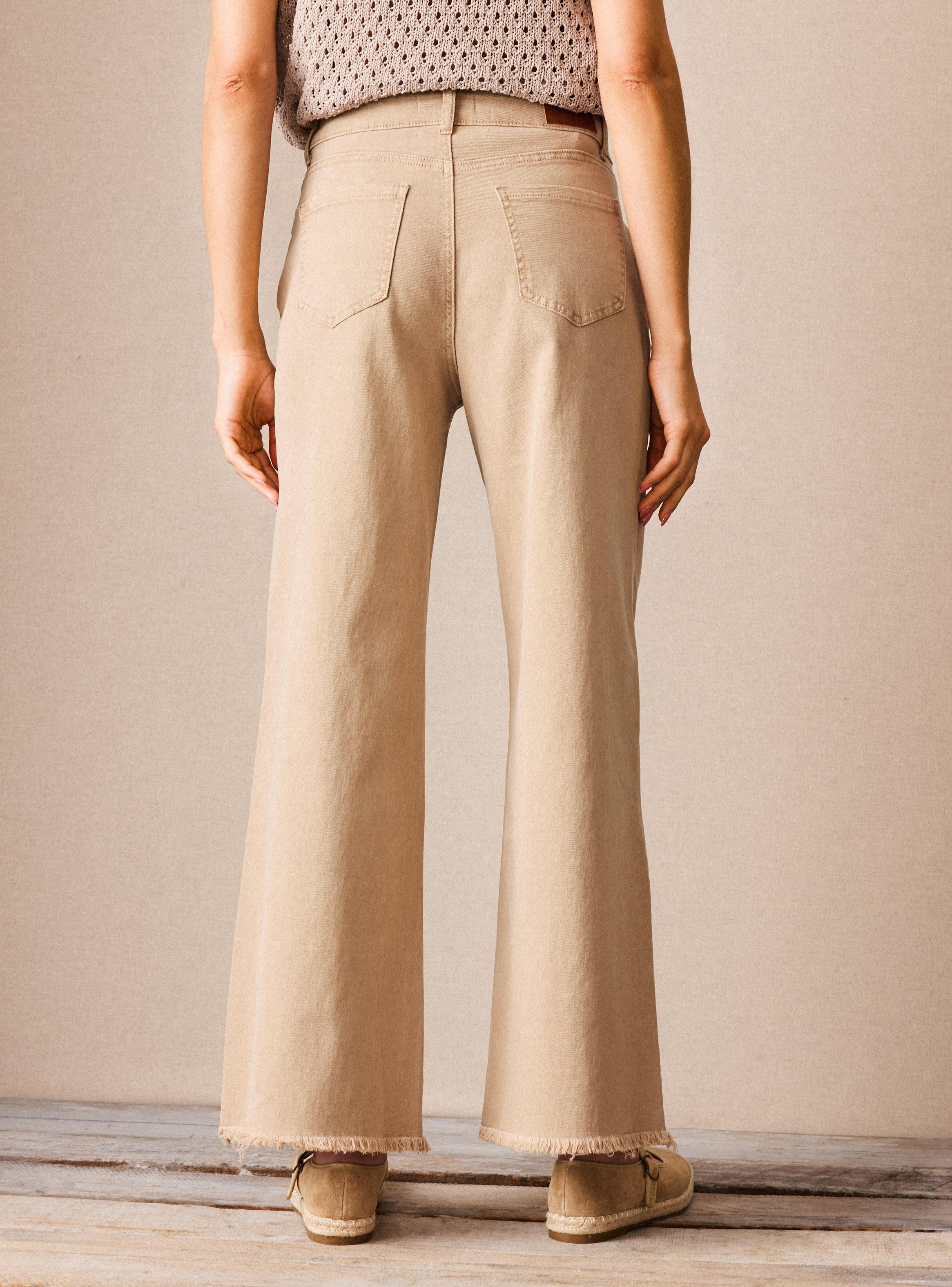 Jeans Color con Front Yoke y Pasador Trenzado-1