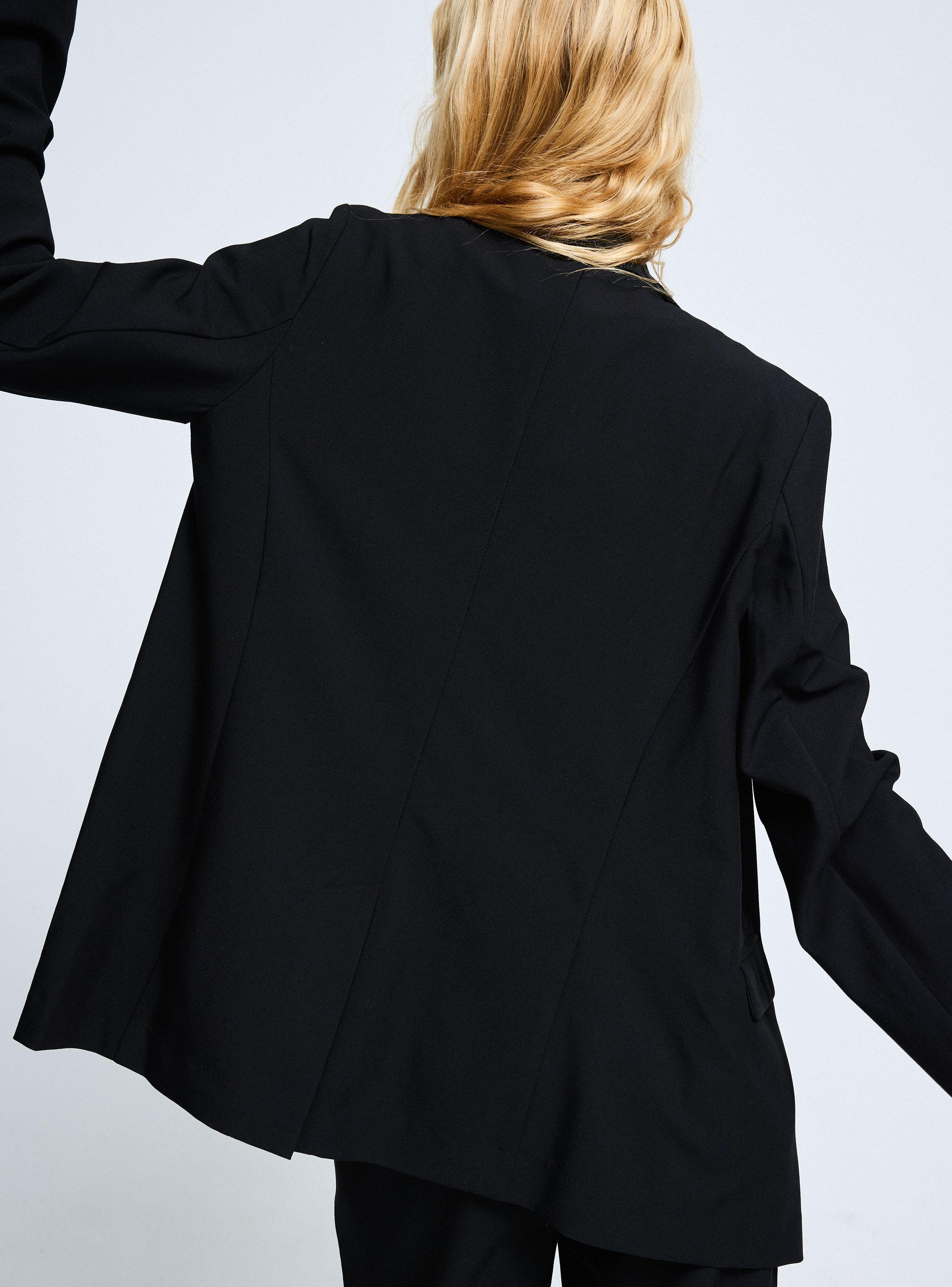 Blazer Oscuro con 1 Botón-3