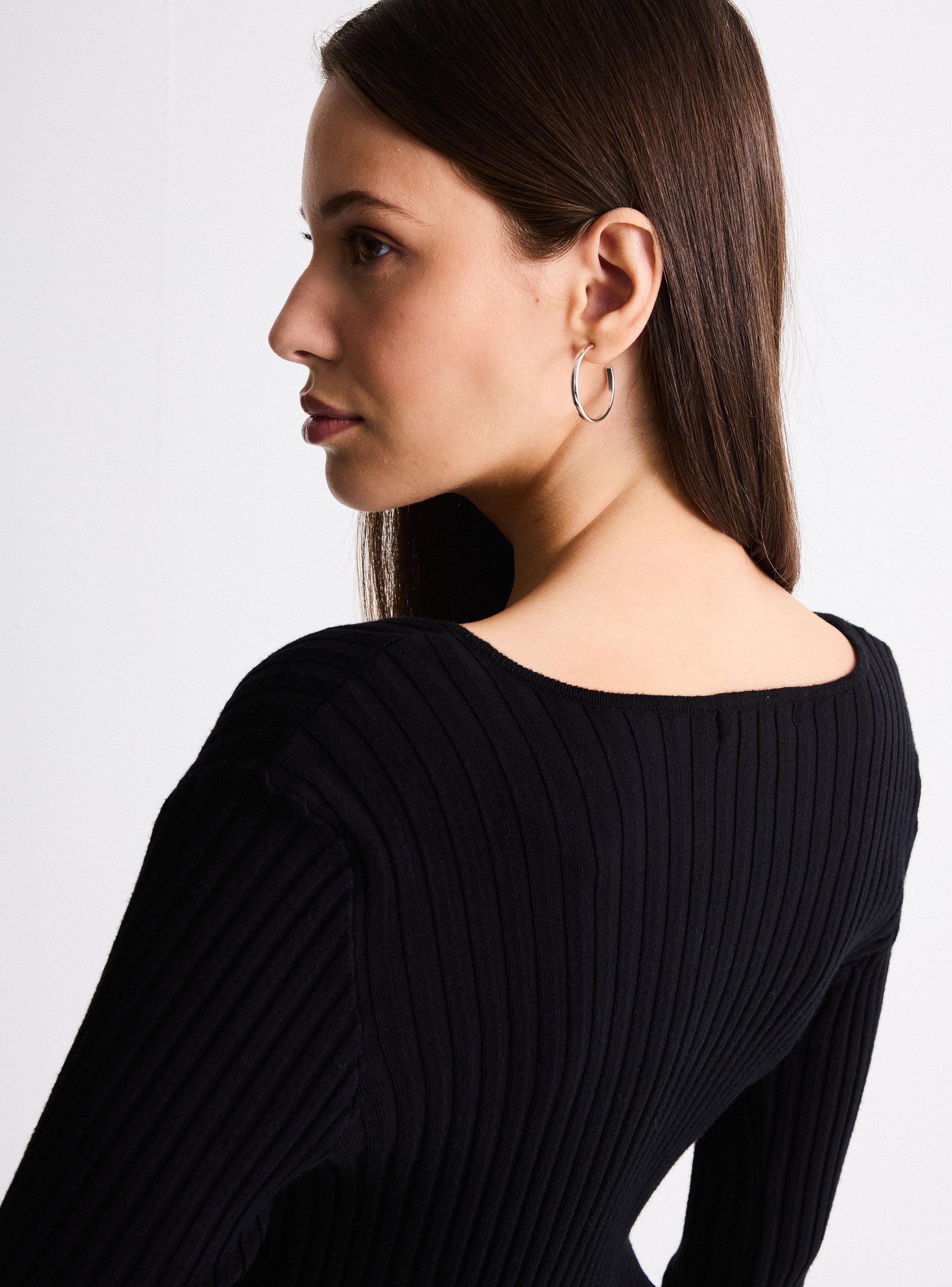 Chaleco Cut Out Frontal Cuello Redondo-3