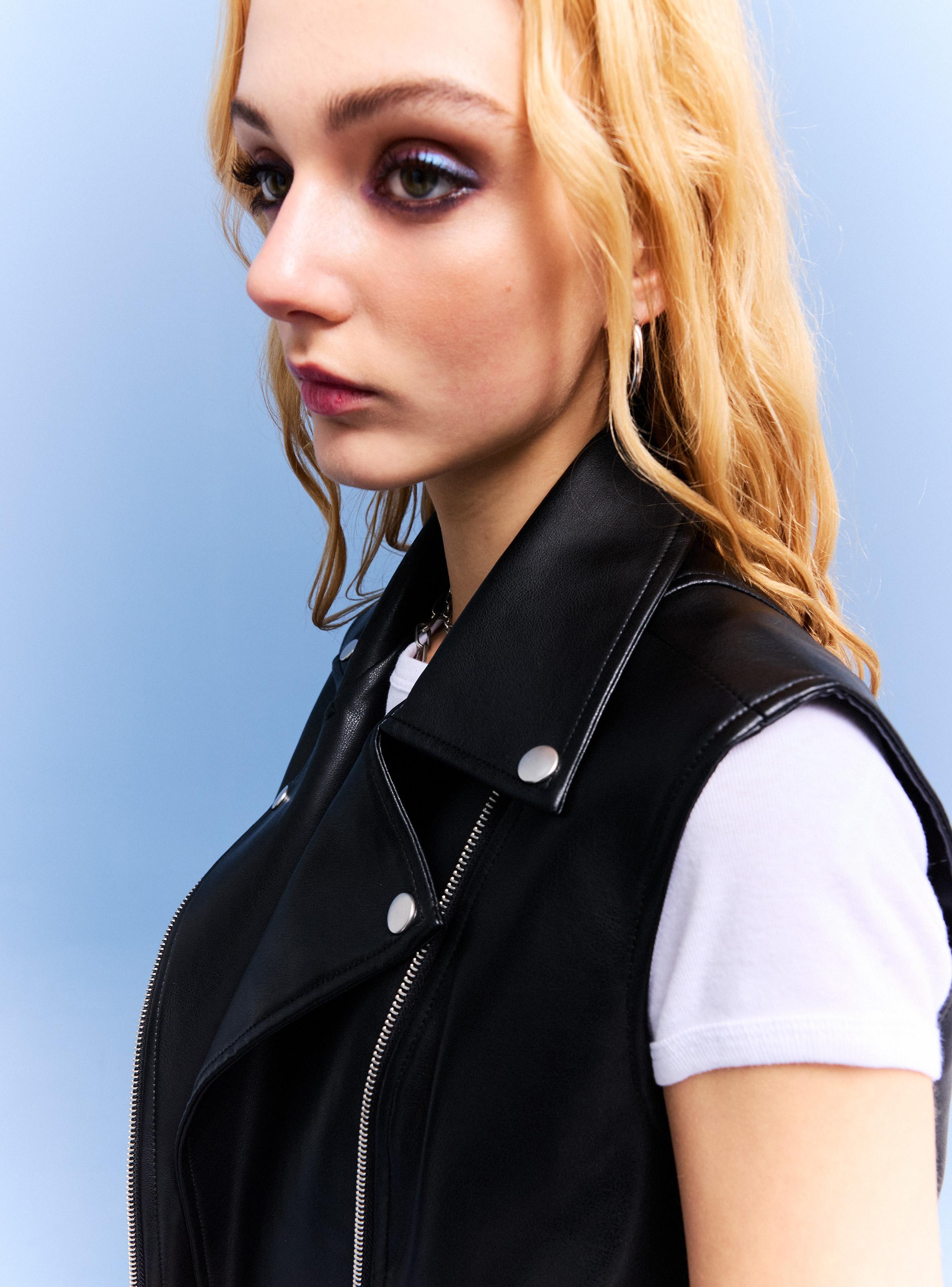 Chaqueta sin Manga Efecto Piel-3