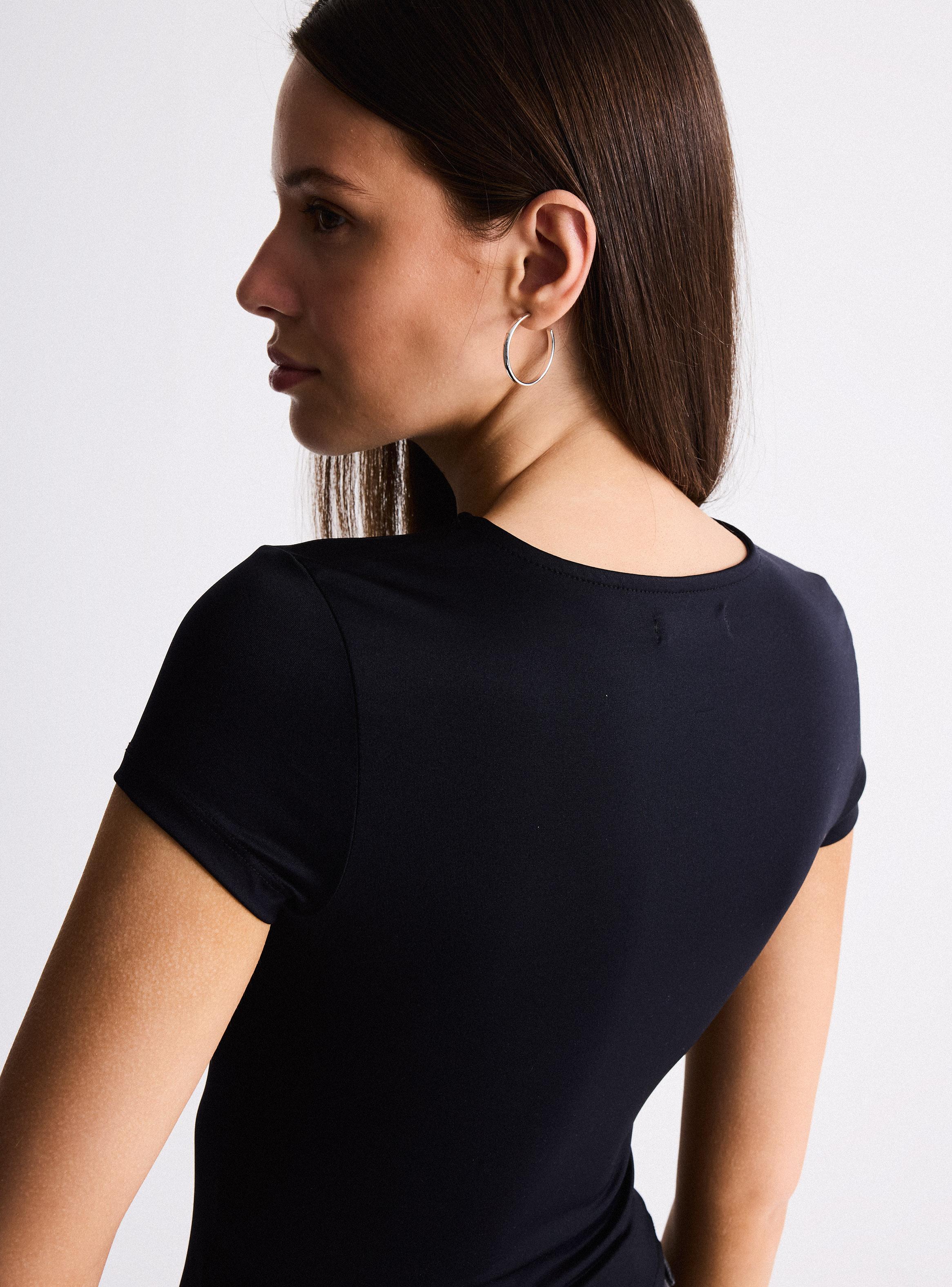 Polera Manga Corta Cut Out-3