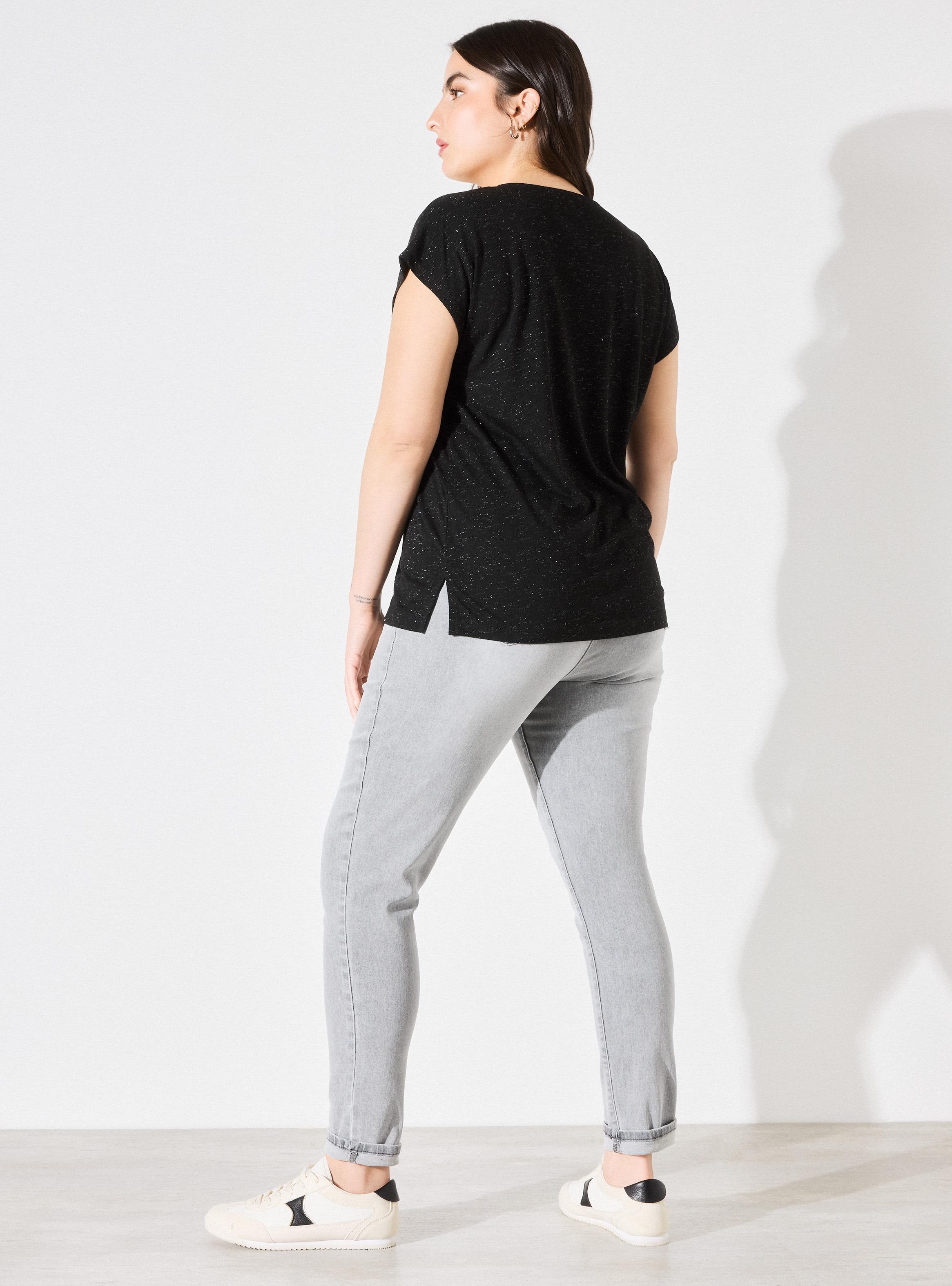 Polera Escote V con Aplicación Curvy-5