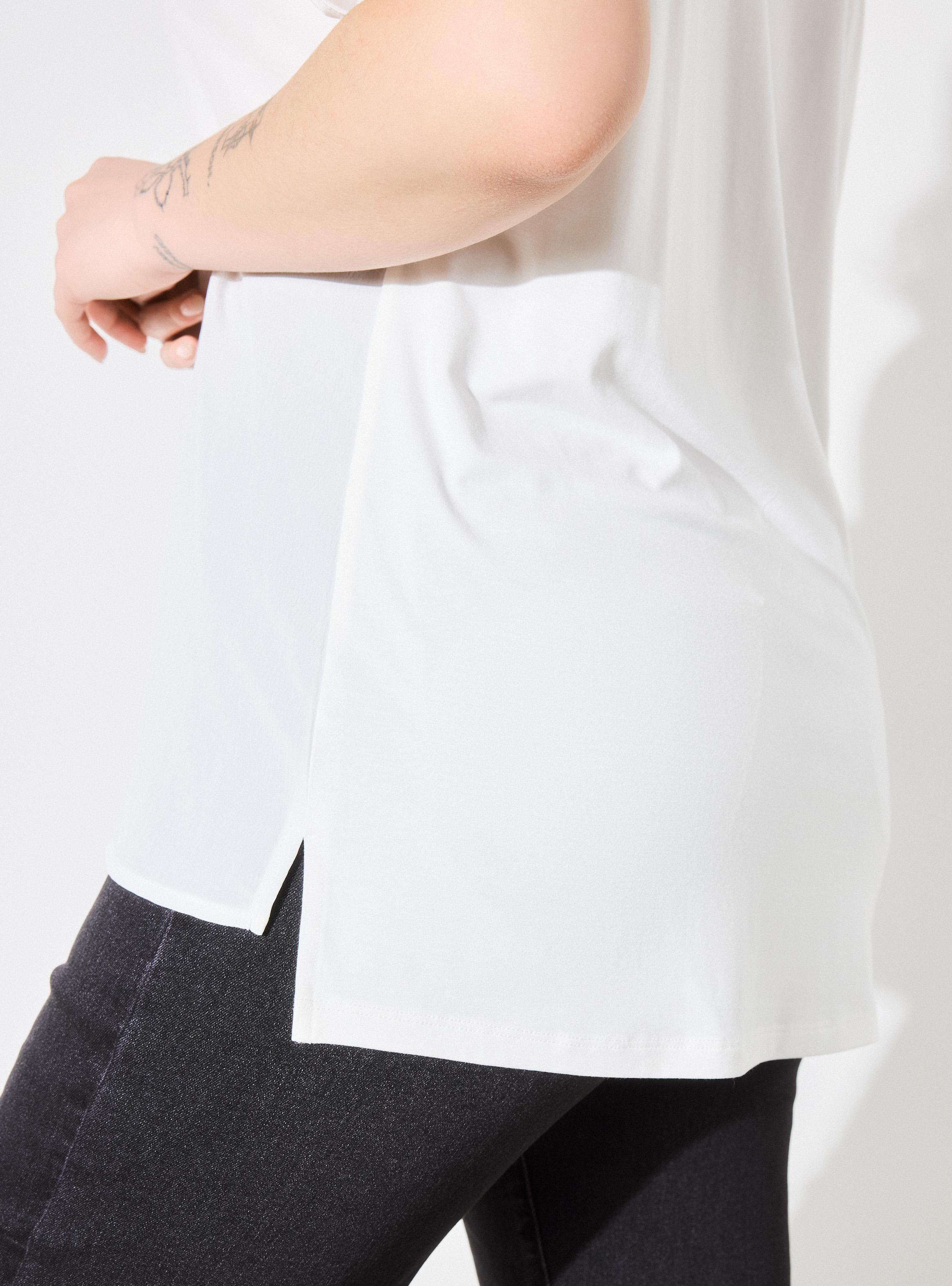 Polera Mix Telas Aplicación en Escote Curvy-2