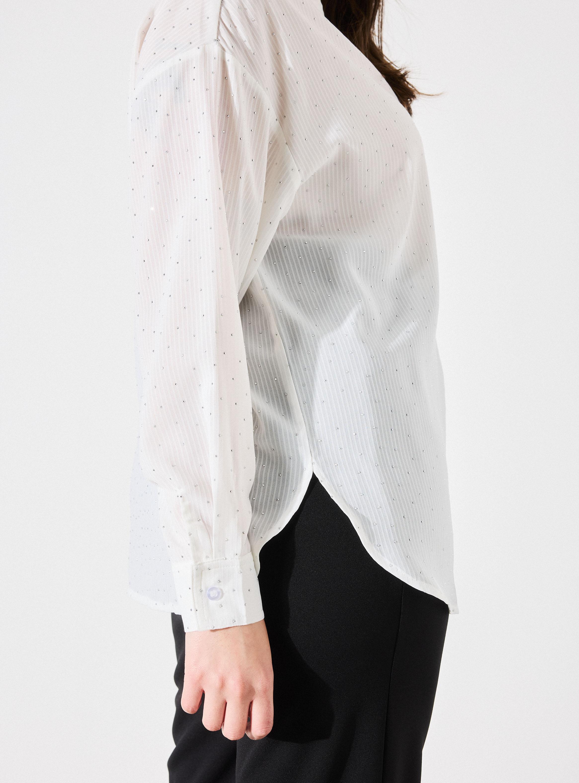 Blusa Escote V Estampado de Strass-3