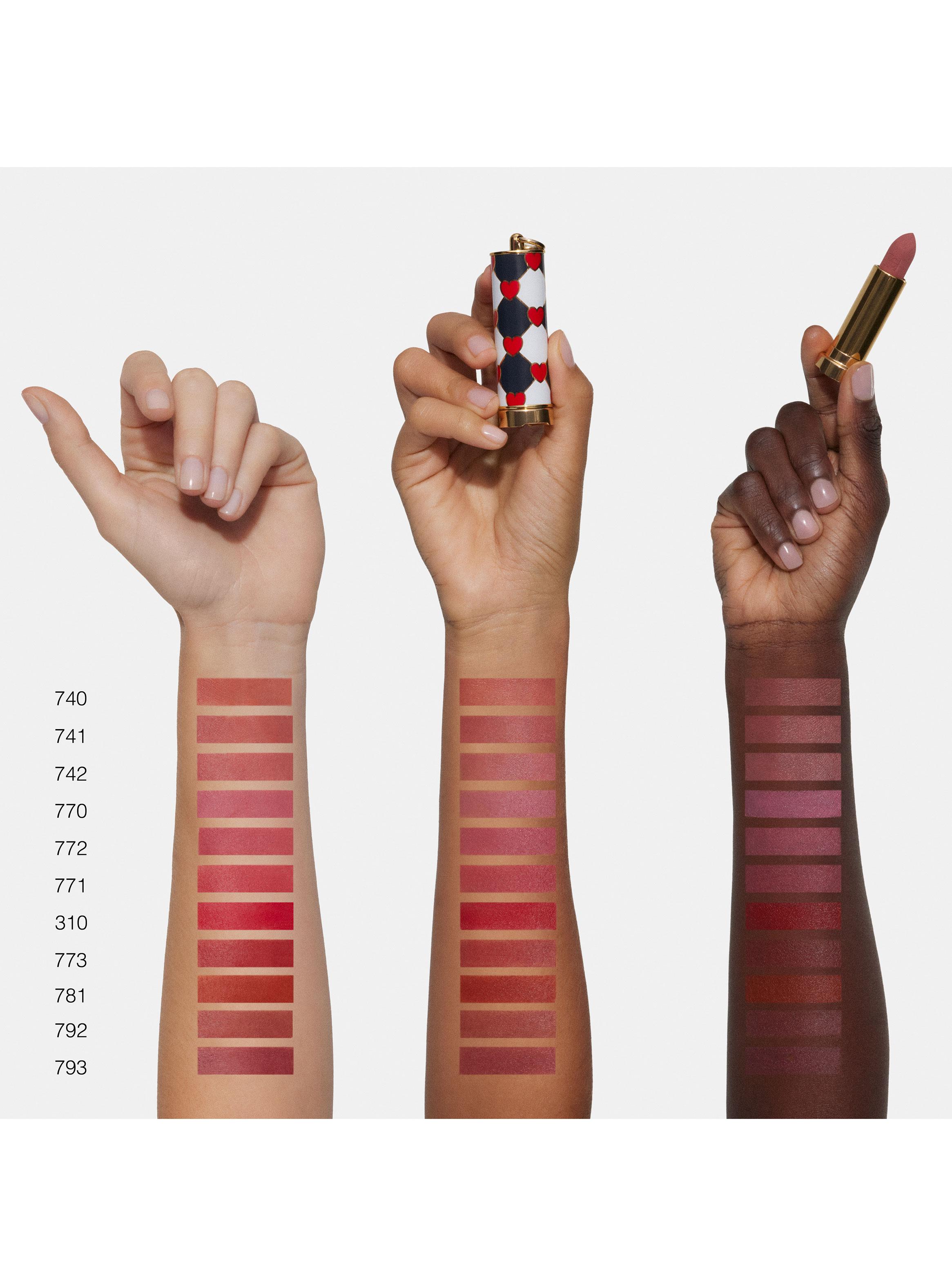 Fabulous Kiss Lipstick Blur Matte  310 & Lovewins Cap Carolina Herrera-2