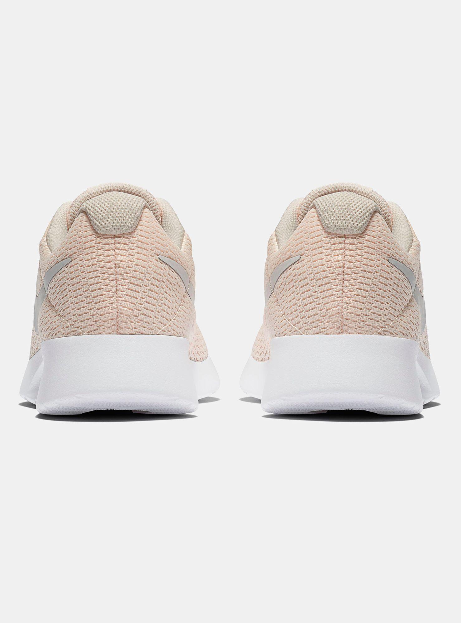 Zapatilla  Urbana Tanjun Mujer-1