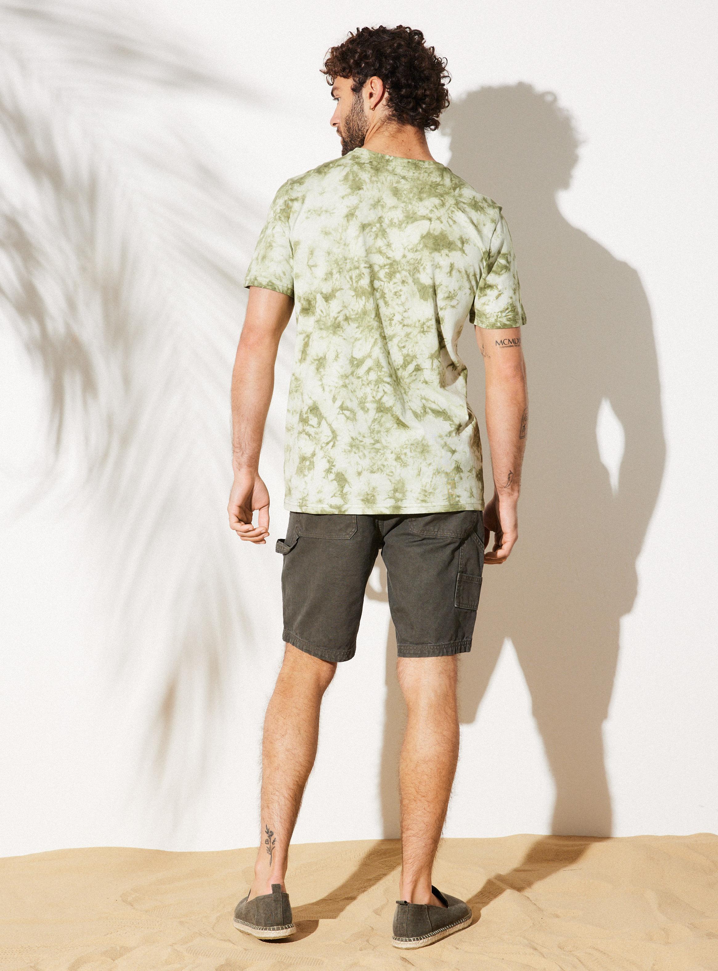 Short con Lavado y Detalle Carpintero-5