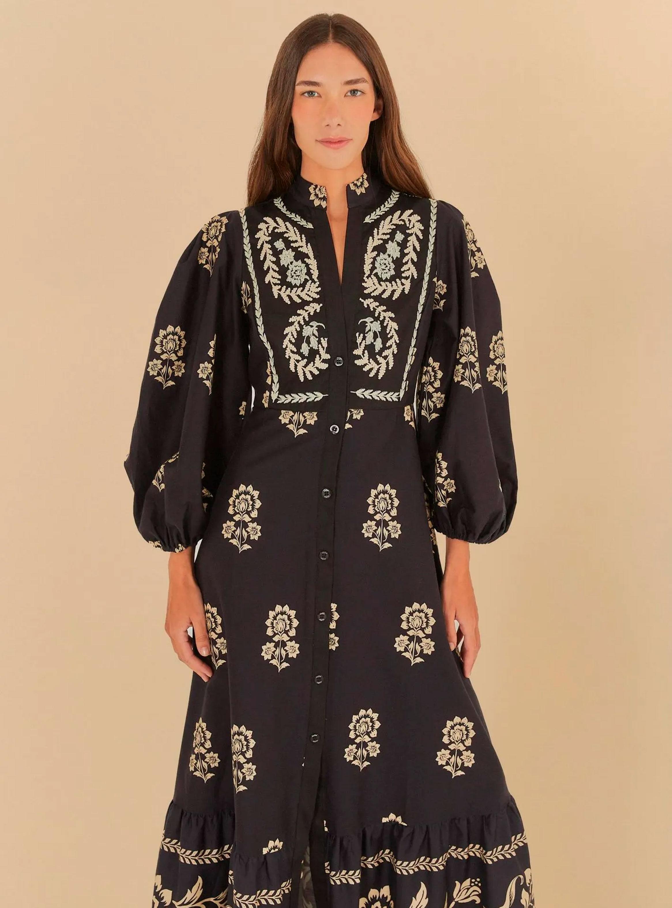 Vestido Largo con Detalles Bordados-2